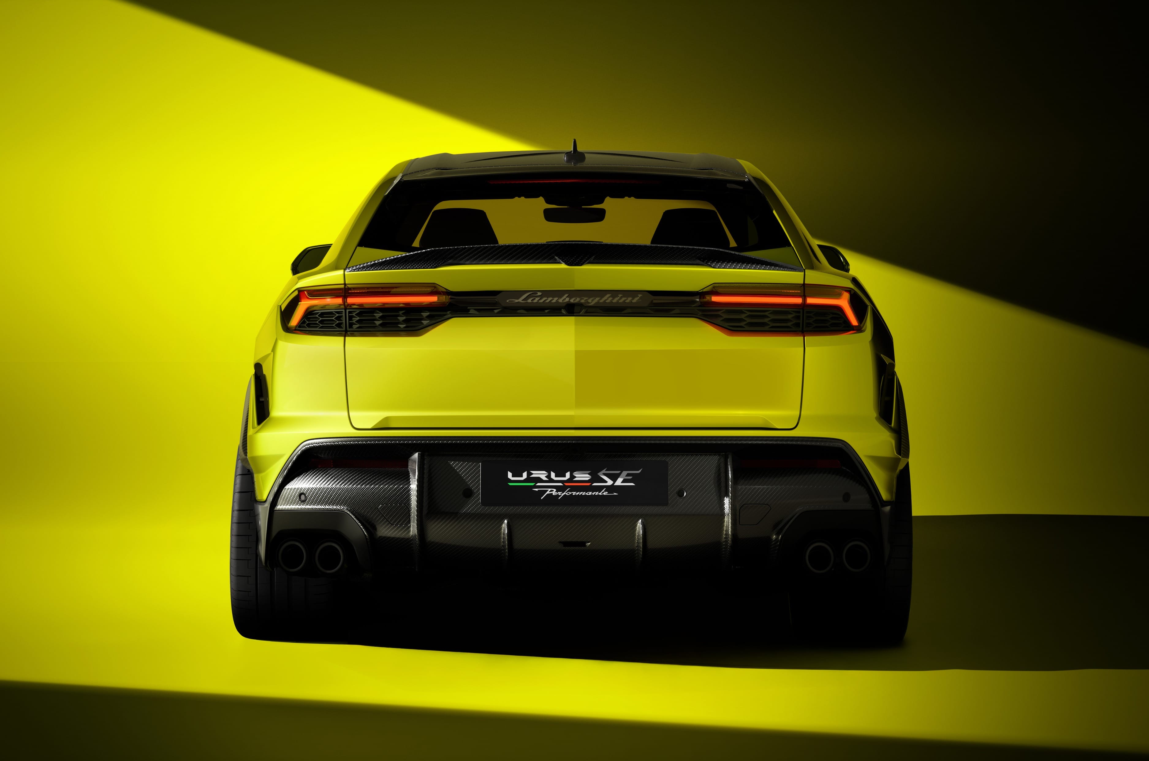 Urus SE Performante revealed as hottest Lamborghini SUV yet