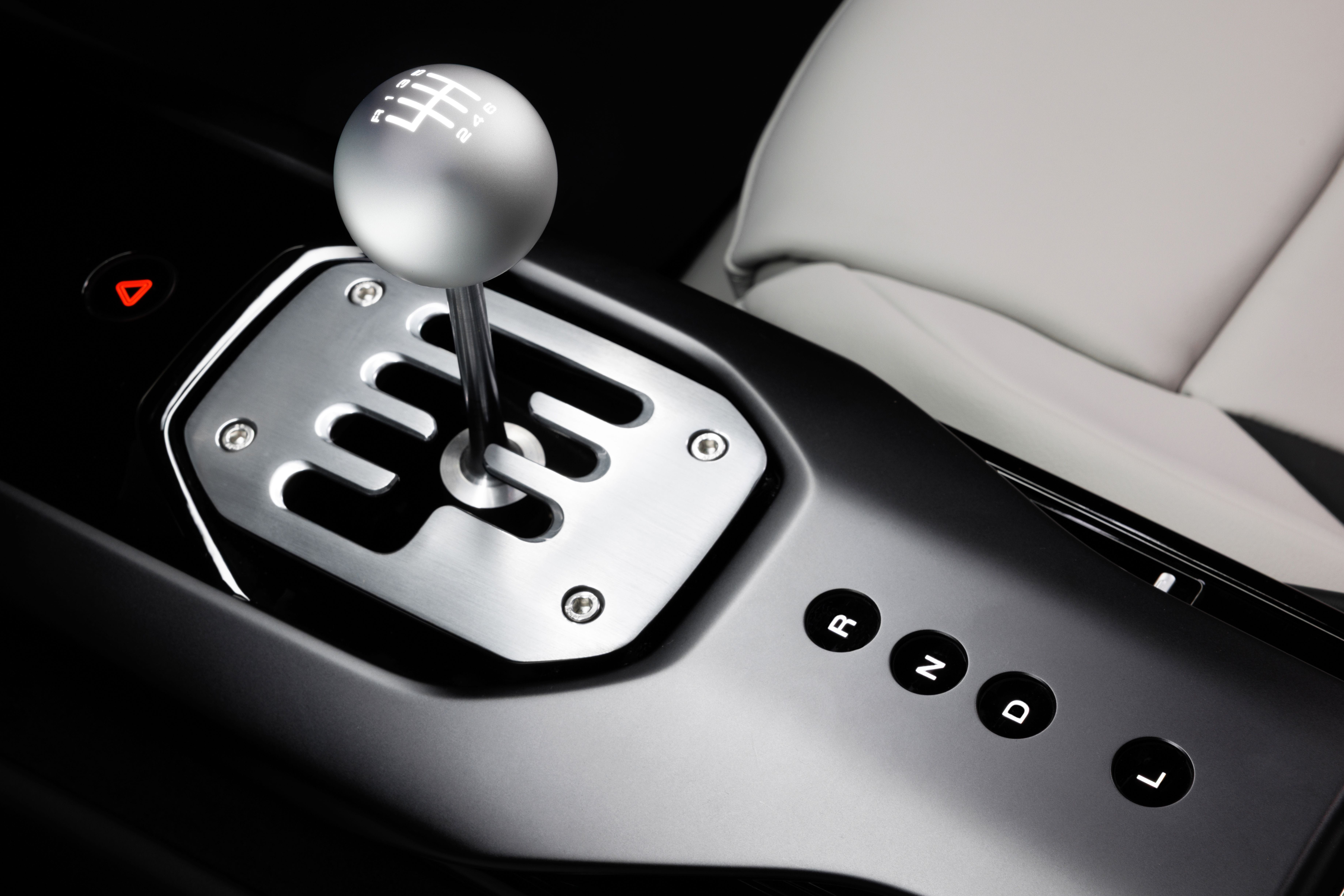 Ferrari 12Cilindri Manuale revealed with simulated manual gearbox