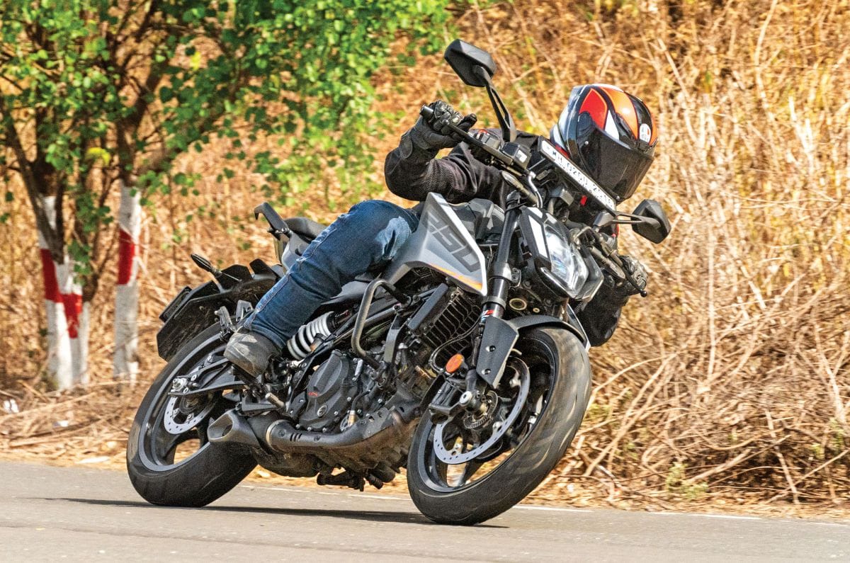 KTM 250 Duke front right side corner shot on road