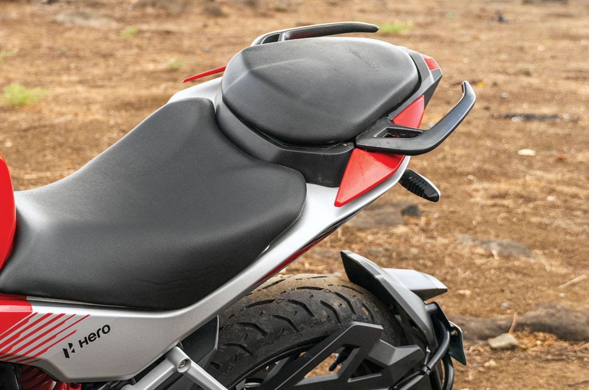 Hero Xtreme 250R seats