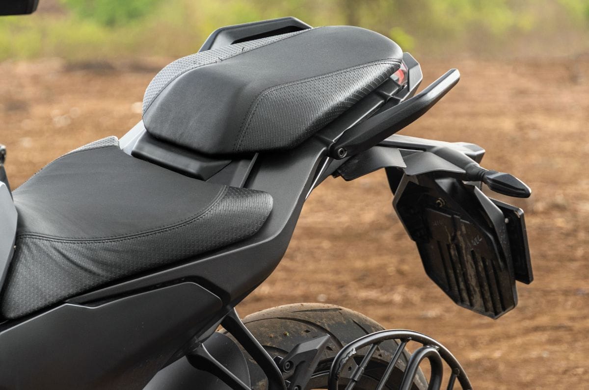 KTM 250 Duke seats