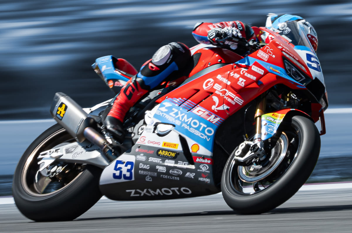ZXMoto 820RR-R and 820R revealed