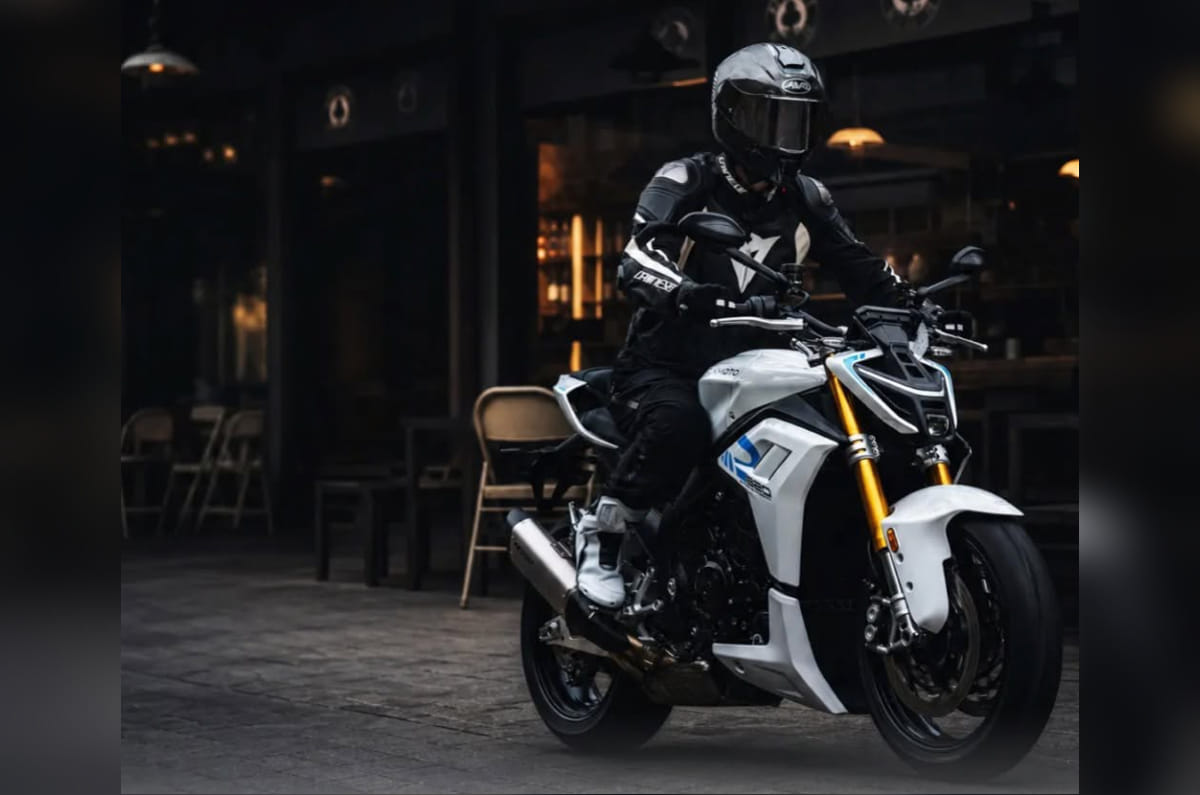 ZXMoto 820RR-R and 820R revealed