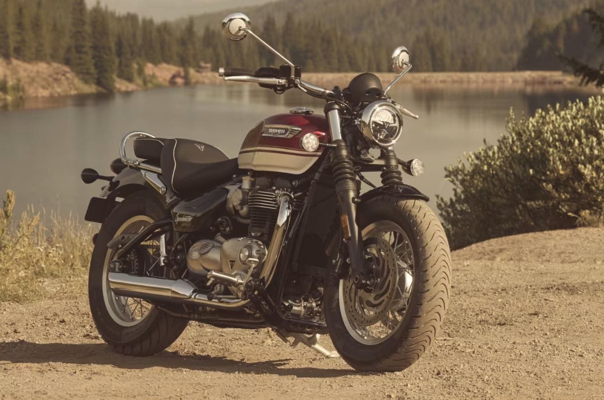 Triumph Bonneville Speedmaster front right side static at lakeshore