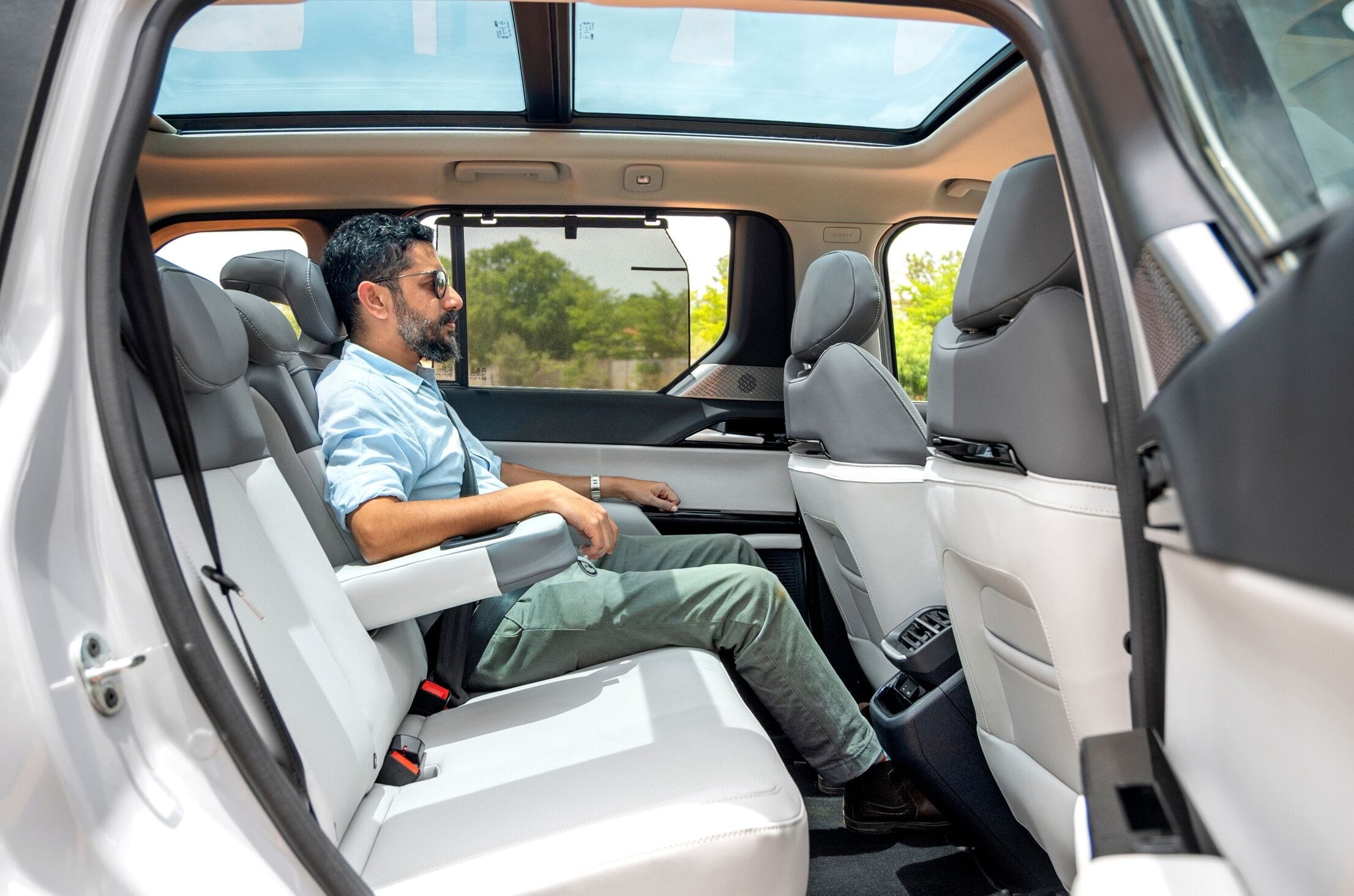 3 reasons to buy the Tata Sierra EV and 2 reasons not to