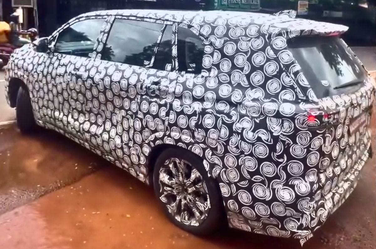Toyota Innova Hycross facelift spied for the first time