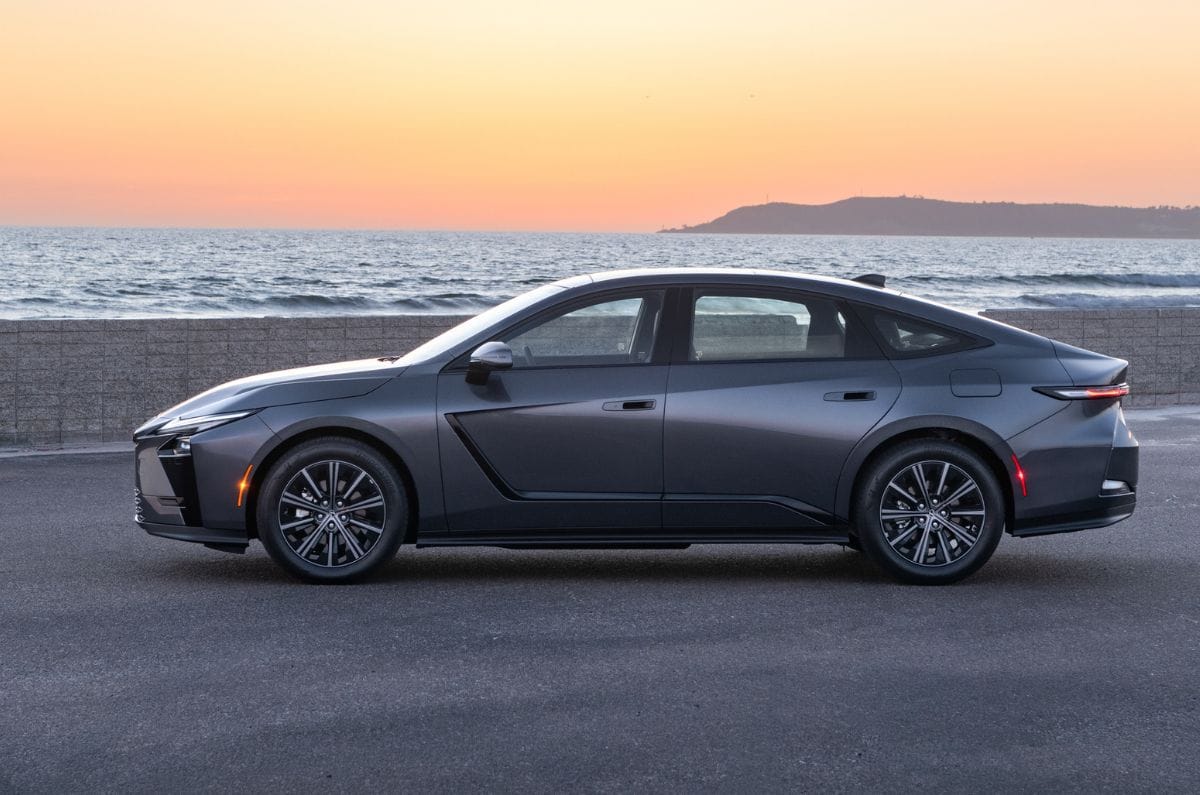 New Lexus ES 350h launched at Rs 66.10 lakh