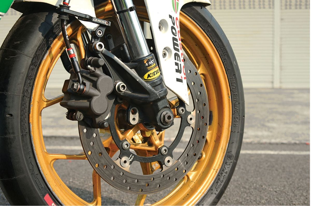 Pro-Stock Yamaha R3 Race bike: Giant Killer