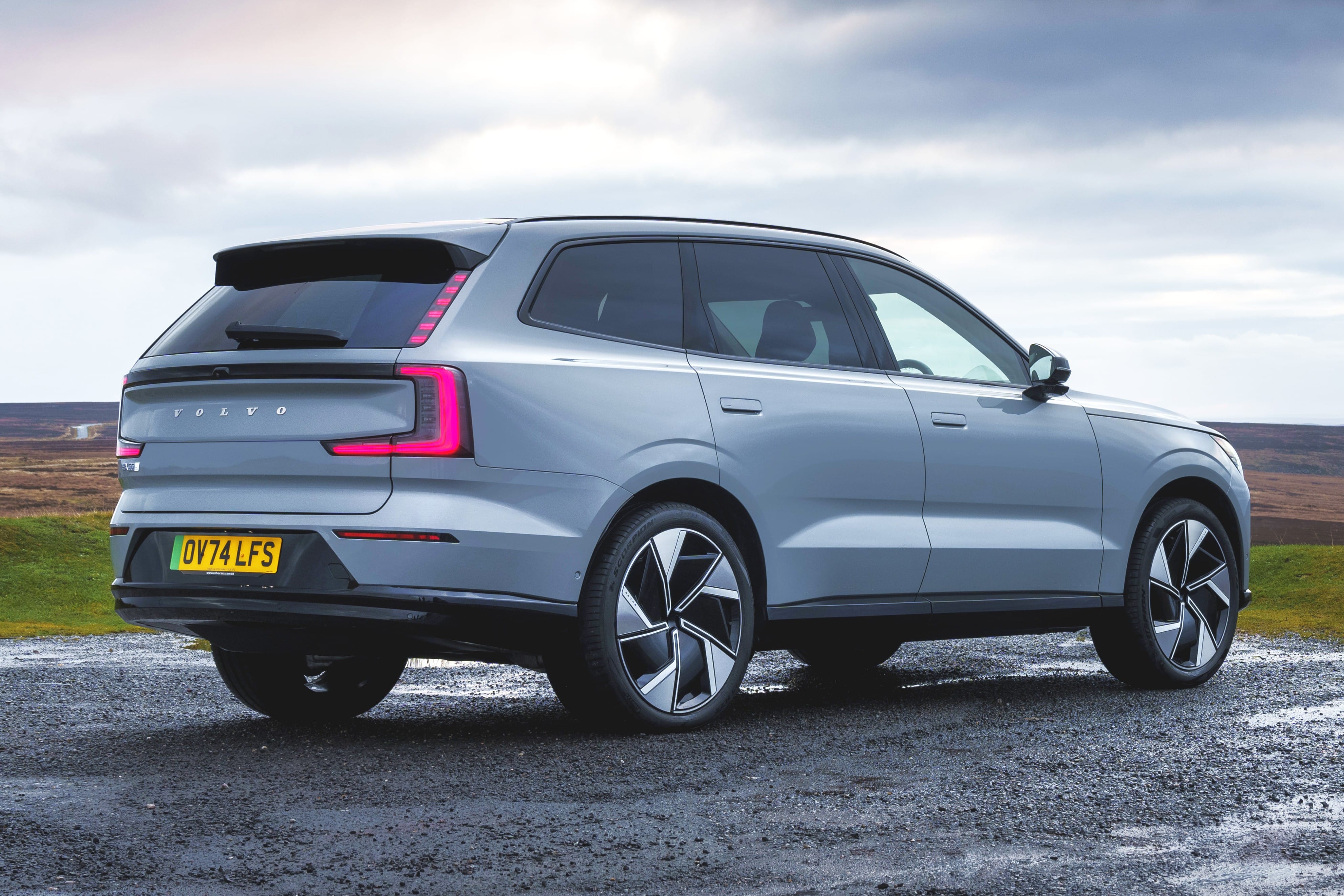 Volvo EX90 India debut on August 19
