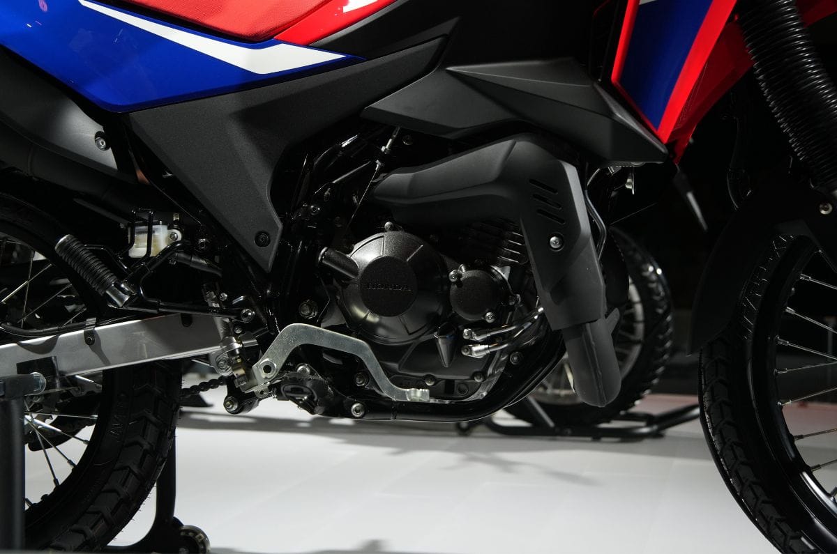 Honda unveils XR300L and XR300 Rally dual-sport motorcycles in India