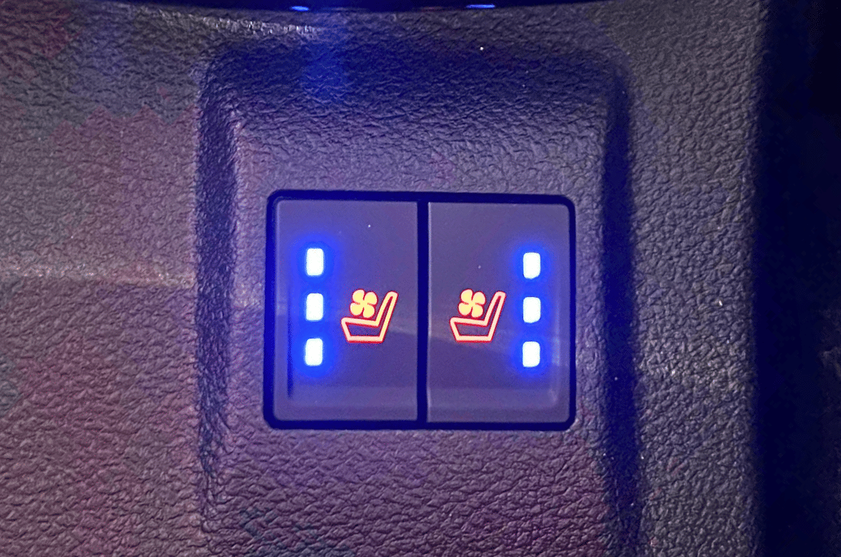 Front ventilated seats