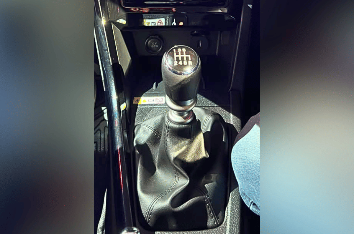 6-speed manual transmission