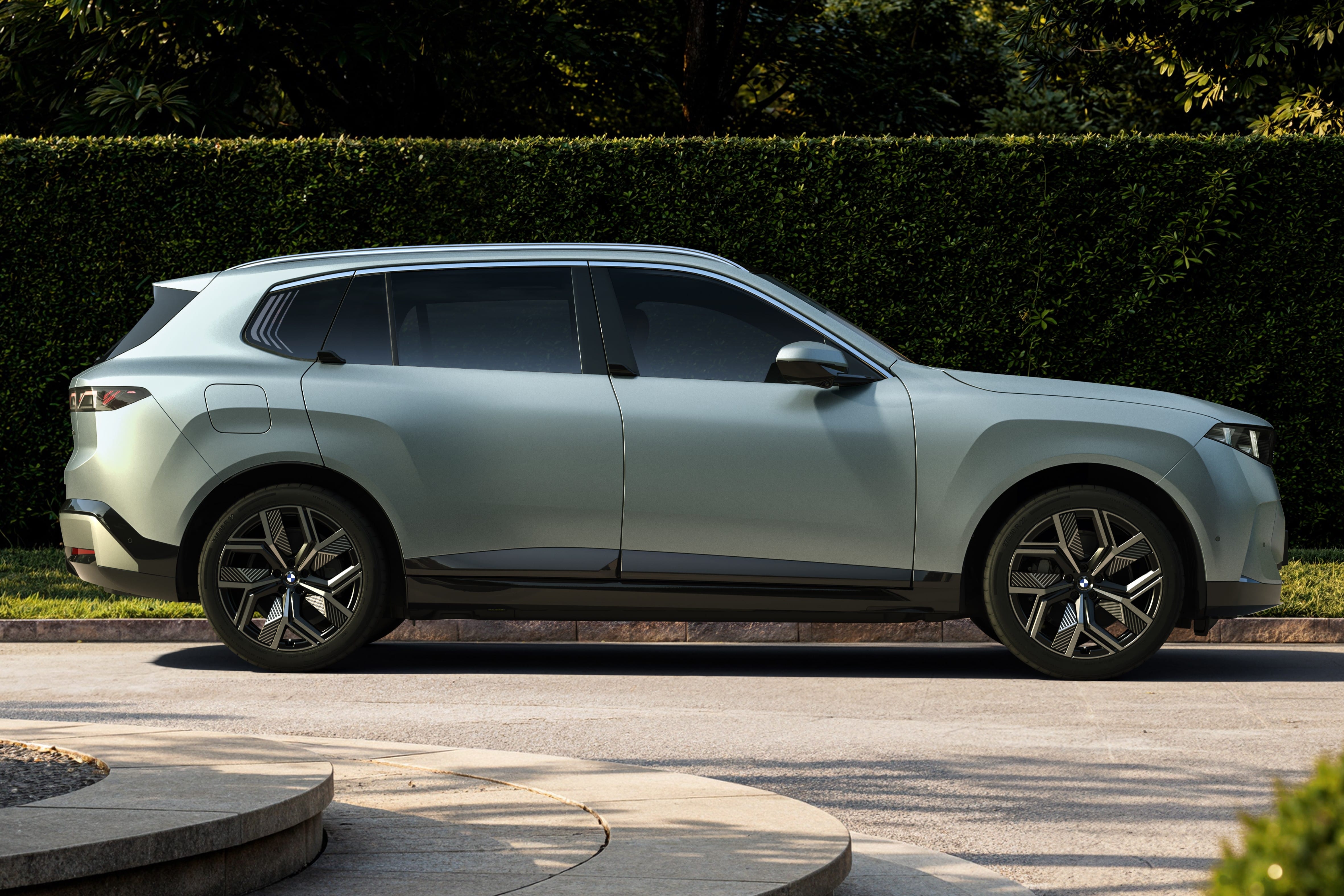India-bound BMW X5 and iX5 LWB unveiled 