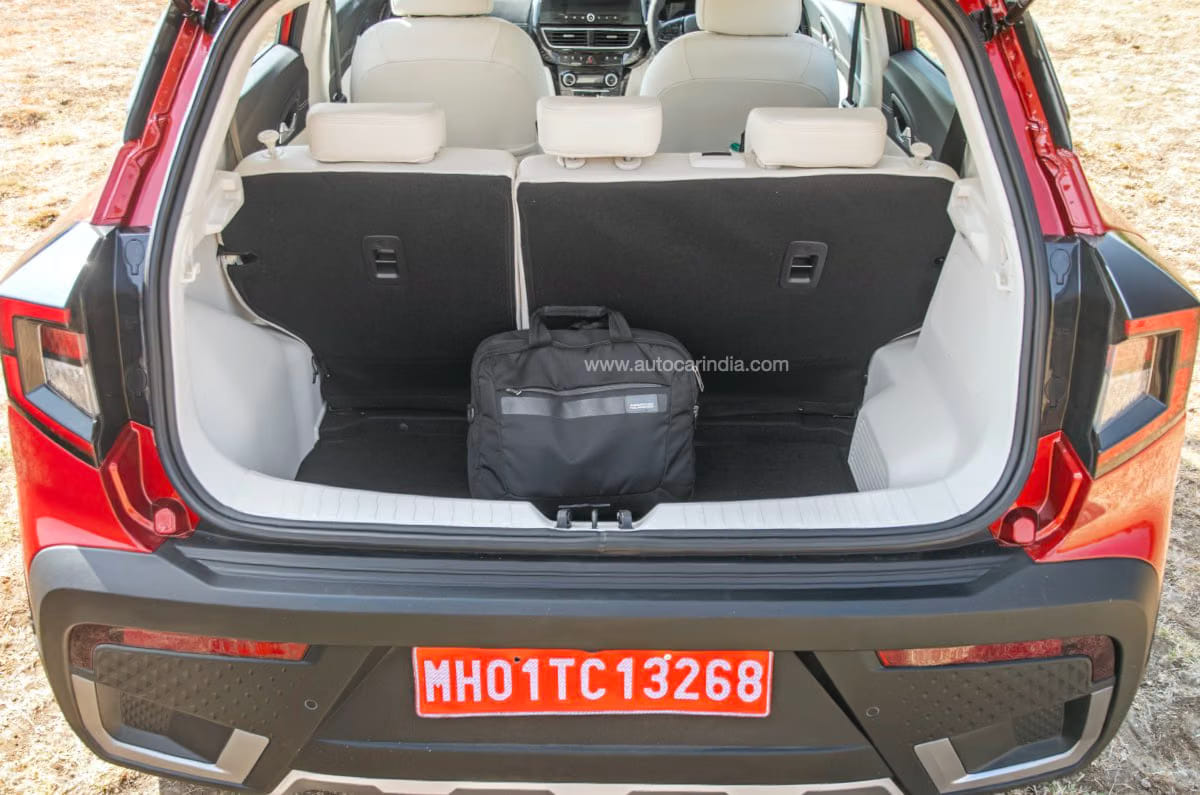 3 reasons to buy the Mahindra XUV 3XO and 2 reasons not to