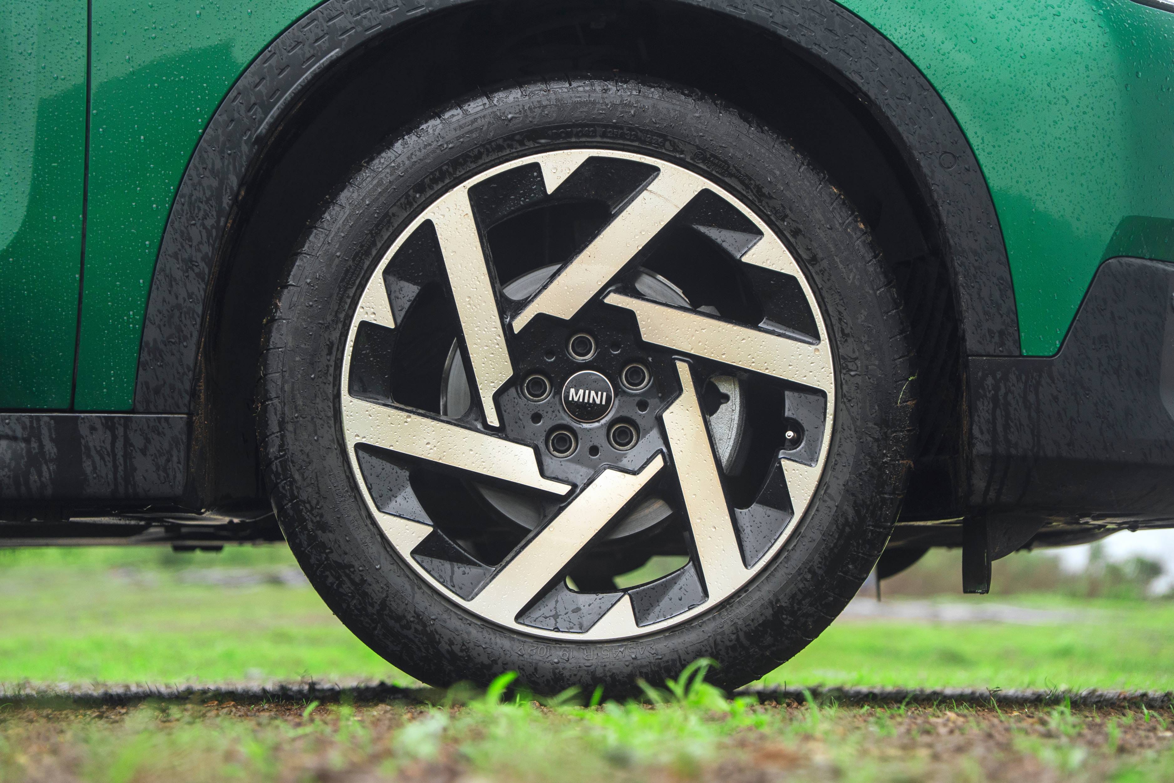 2026 Mini Countryman C Review – Can it be a serious luxury SUV?