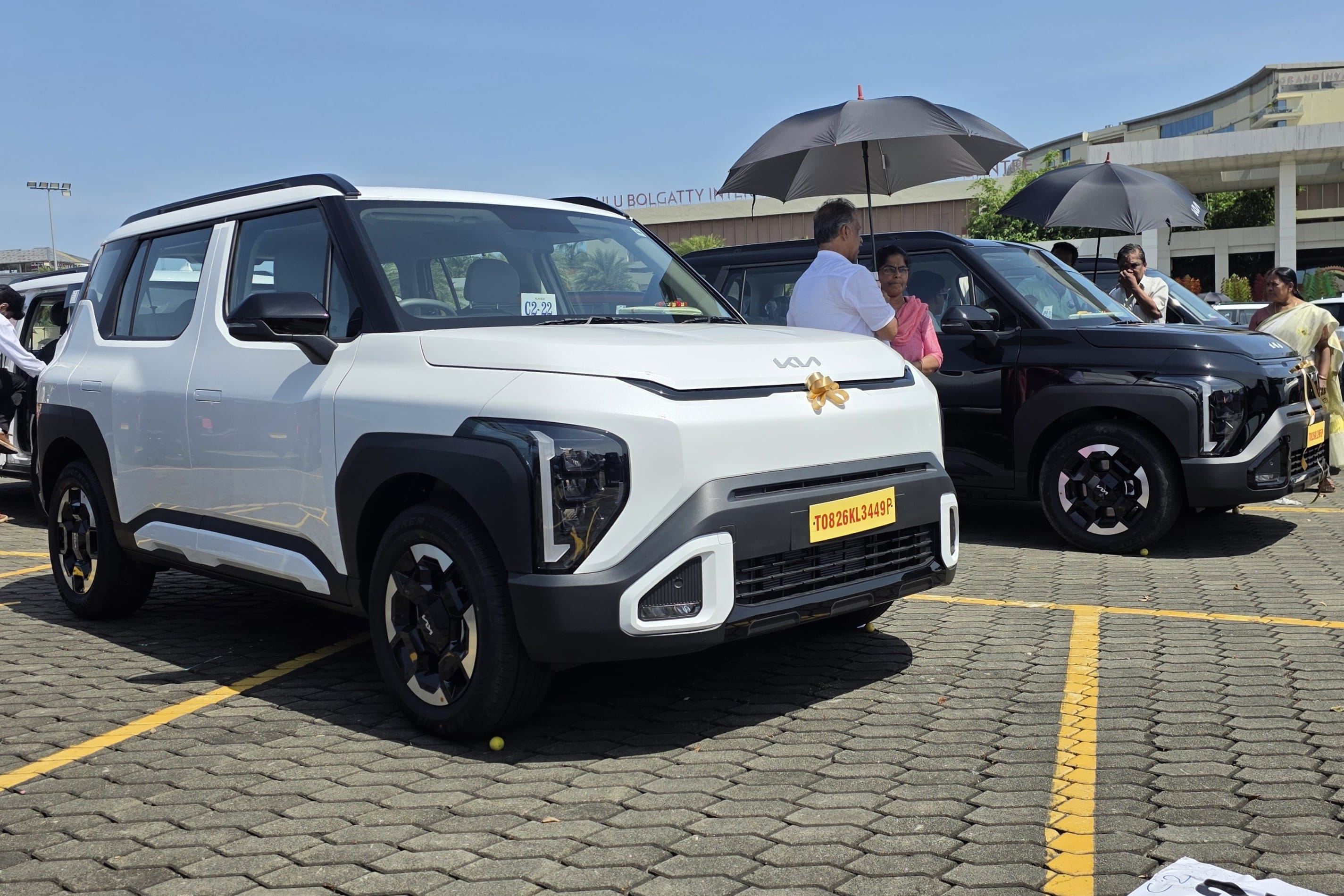 Kia dealer sets national record delivering 150 Syros EVs in one day