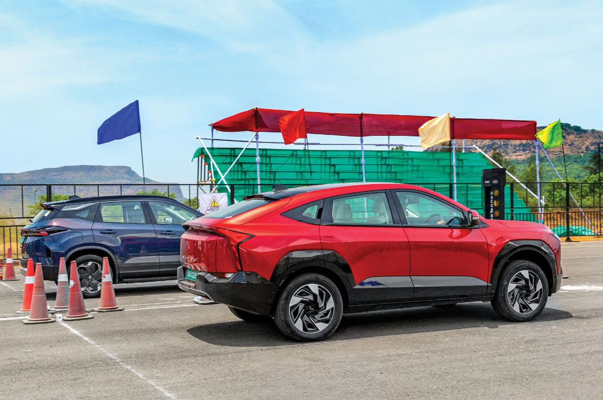Tata Harrier EV vs Mahindra XEV 9e vs Vinfast VF 7: quarter mile race
