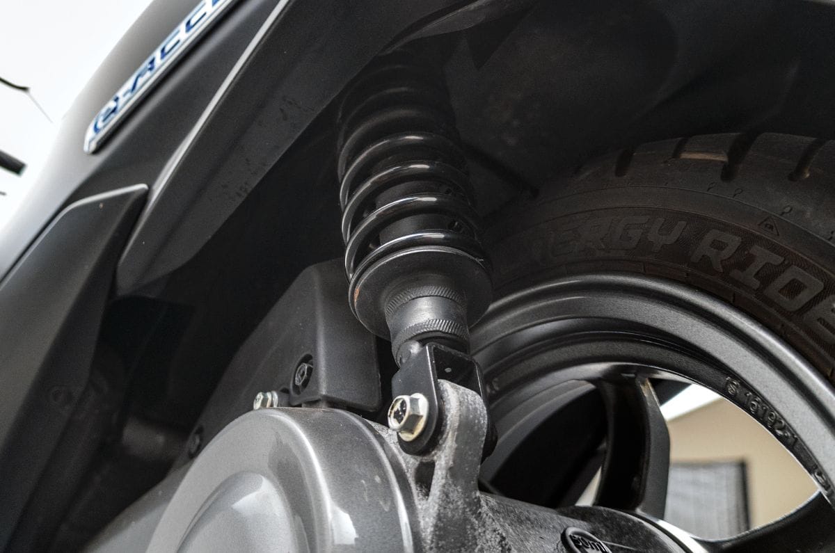Suzuki e-Access monoshock