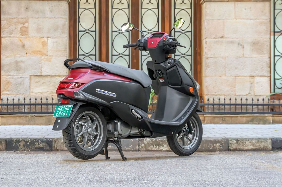 Suzuki e-Access rear right side static on road