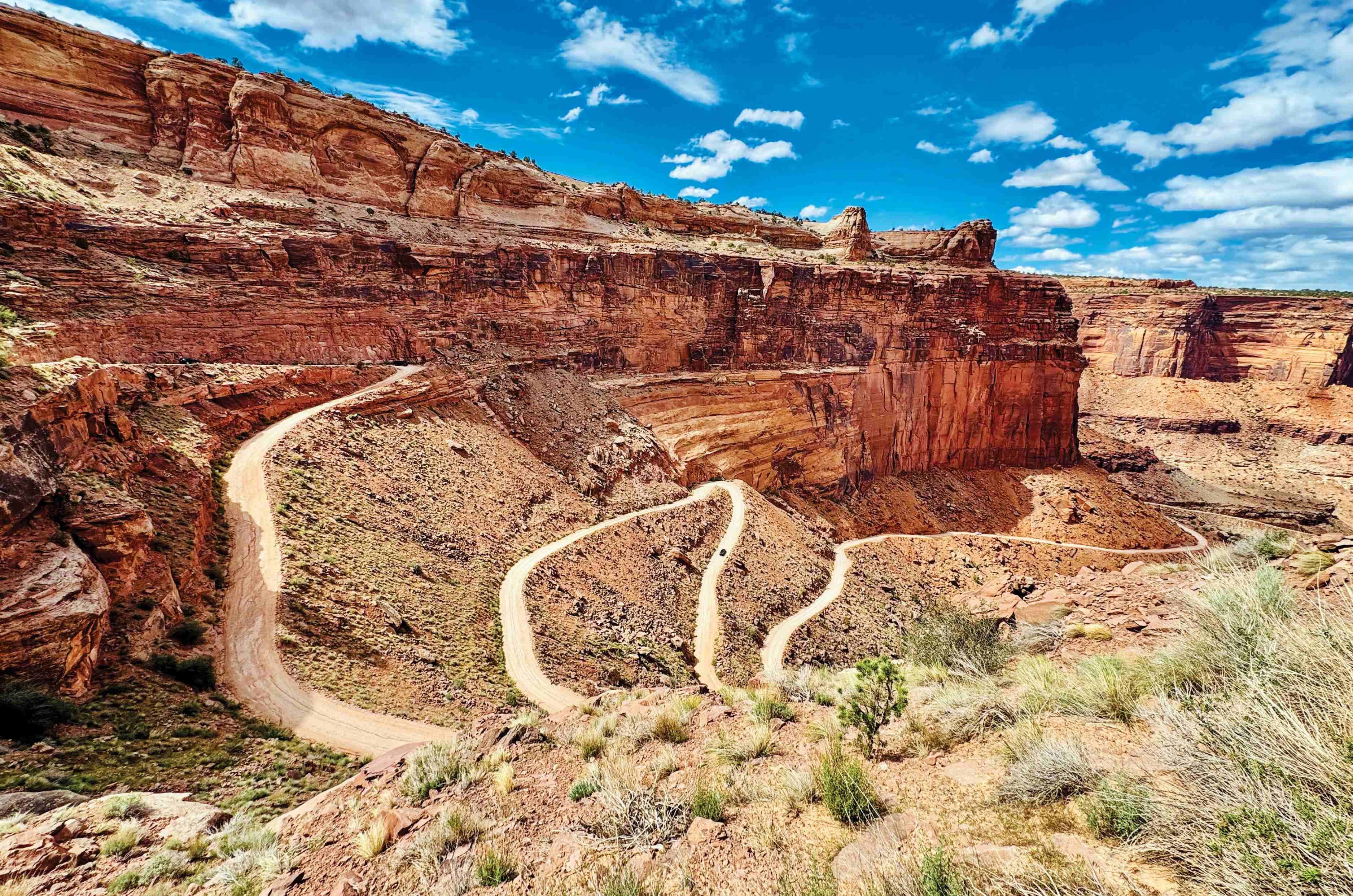 Exploring Utah in a Ford Expedition: Utah by the book