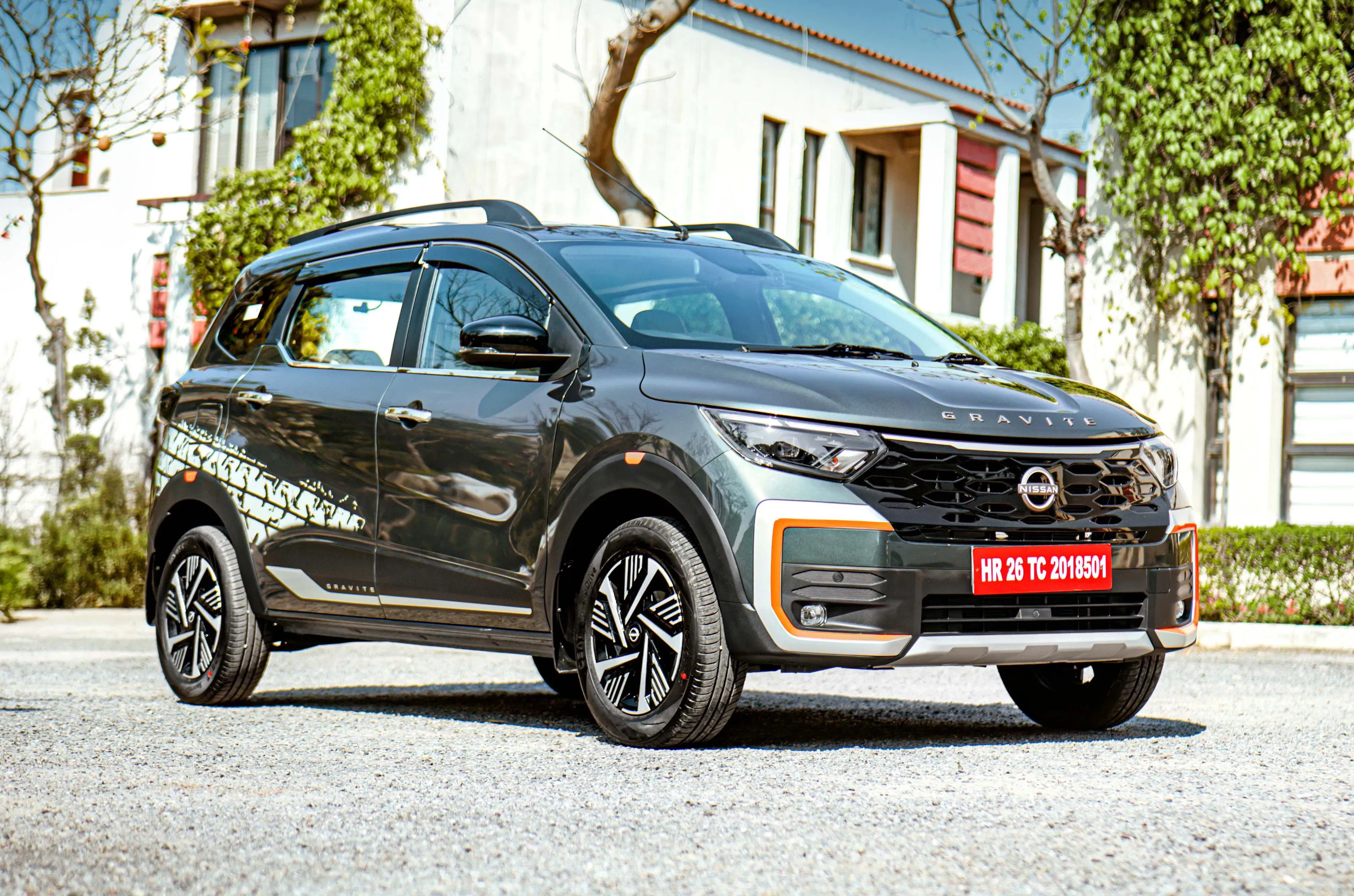 Top five CNG cars under Rs 10 lakh
