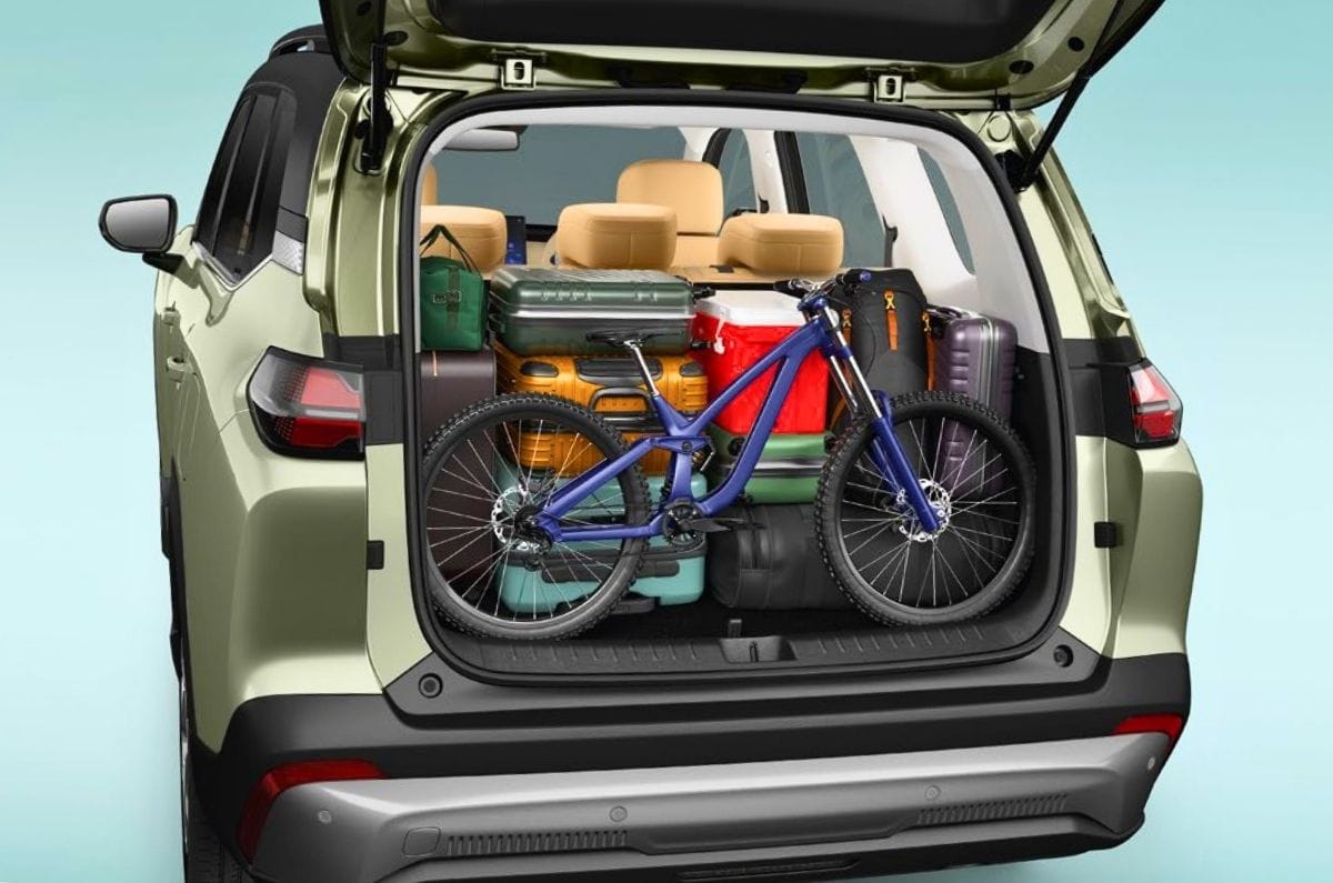 All you need to know about the MG Hector Tomahawk EV and PHEV