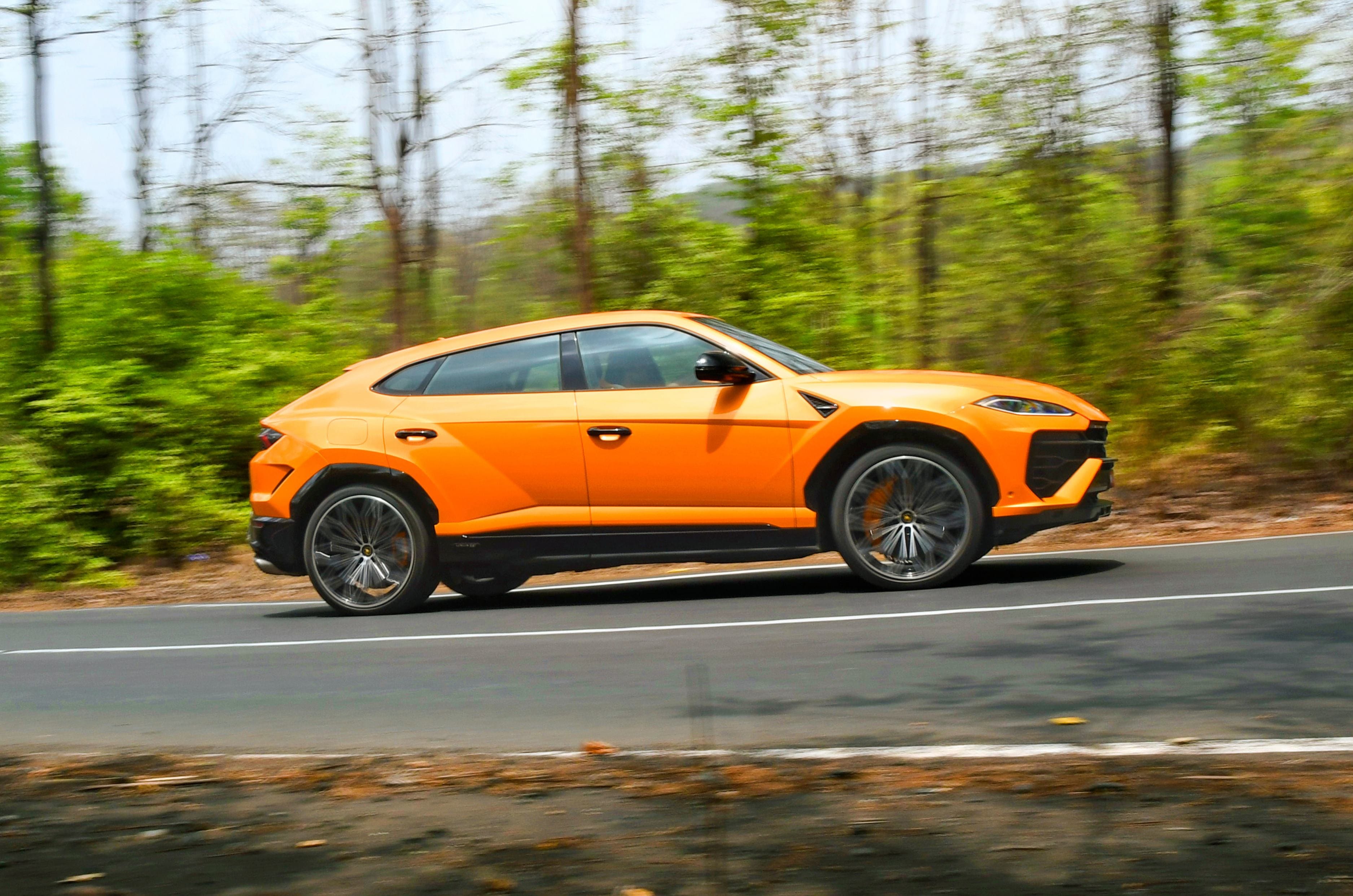 2026 Lamborghini Urus SE review: Thunder and lightning