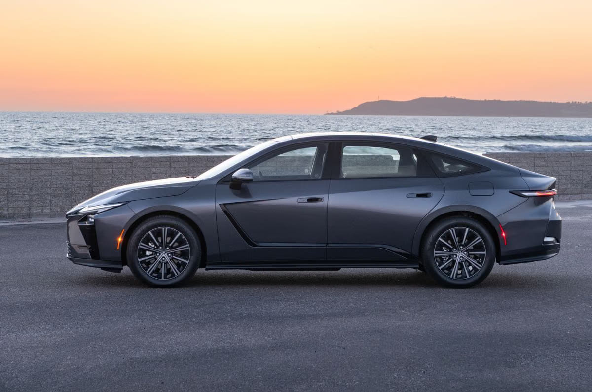 All you need to know about Lexus ES