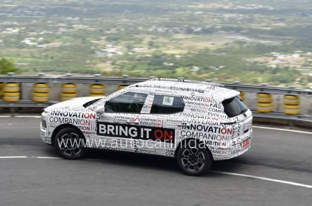 Upcoming Hyundai Midsize SUV Spied in Clearest Look Yet