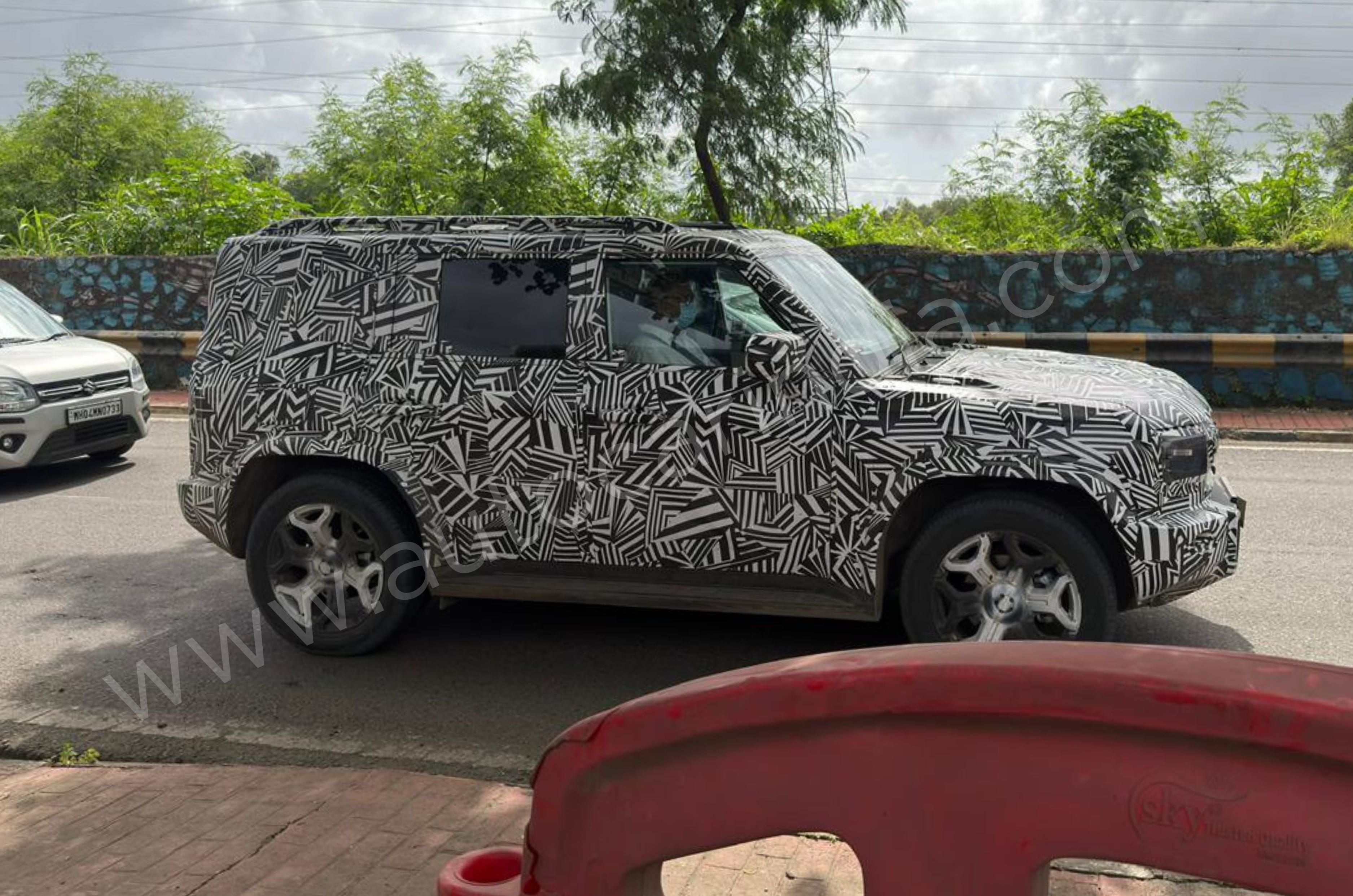 JSW Motors' Jetour T2-based SUV spied in close detail
