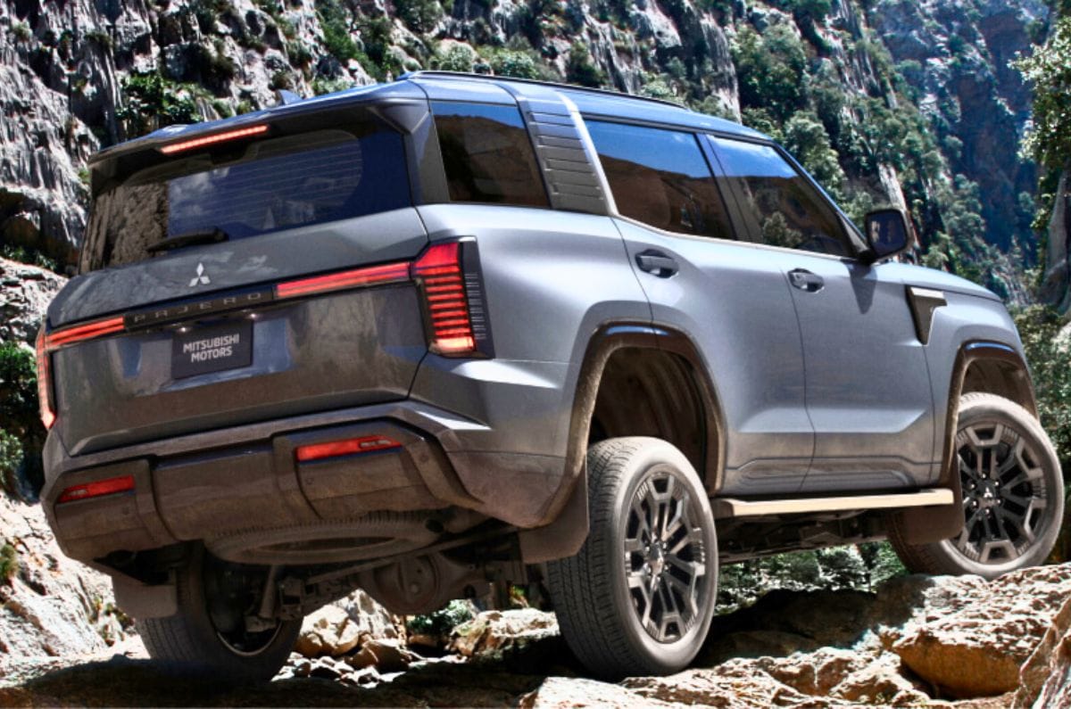 Mitsubishi Pajero: What's changed from fourth to fifth generation model