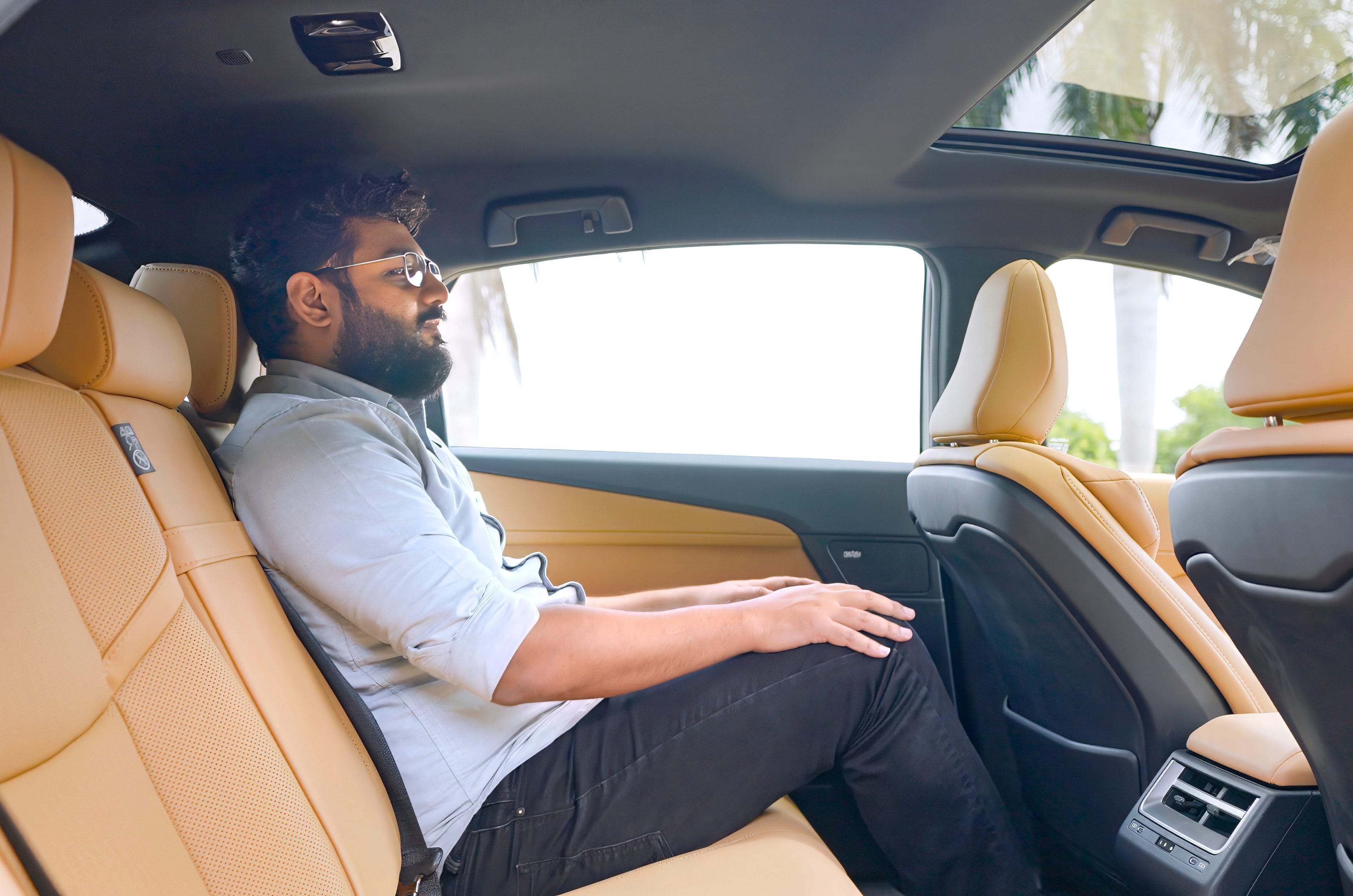 Lexus ES350h review - Hybrid luxury sedan back to take charge