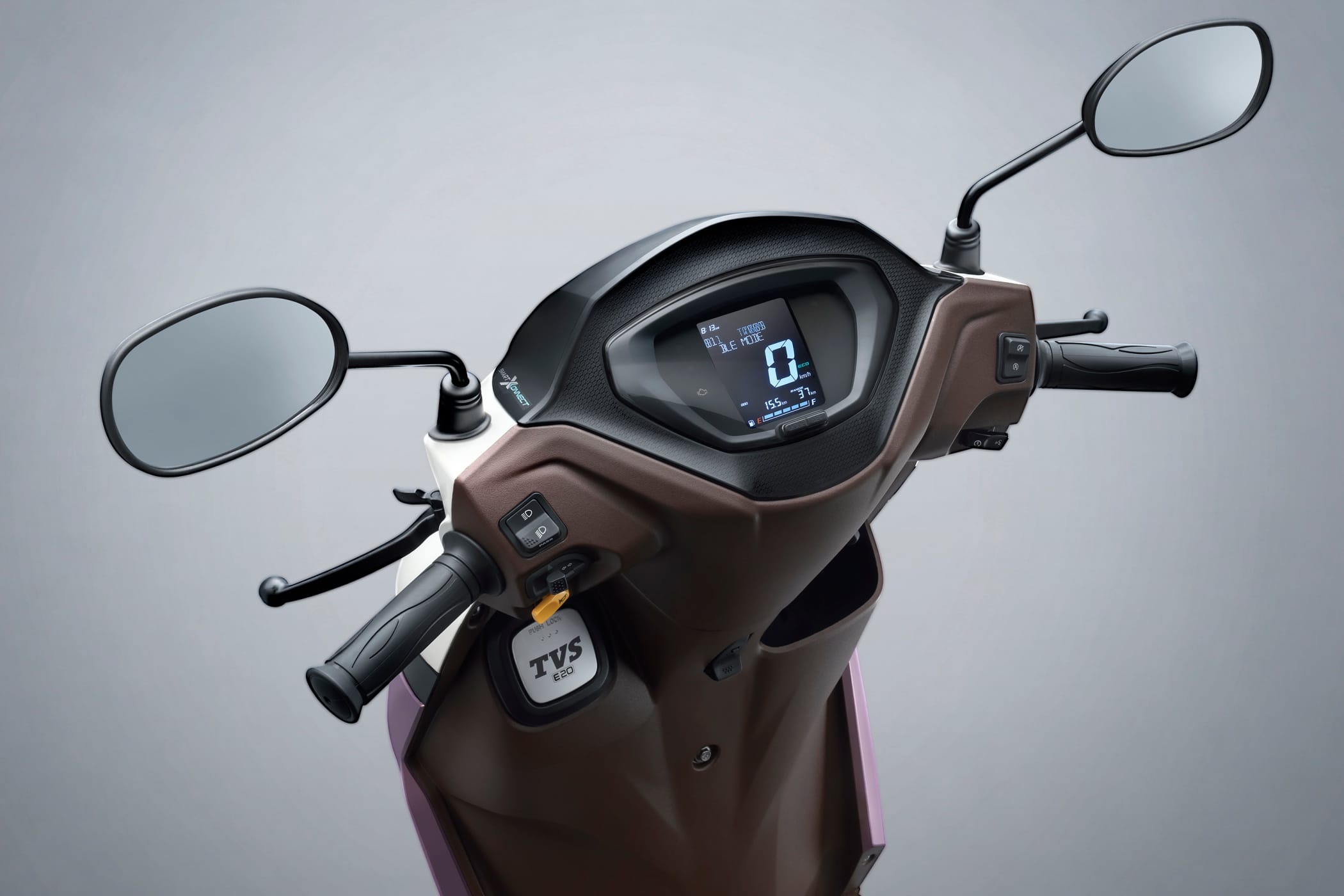 Image showing the instrument cluster on the TVS Jupiter Dual-tone variant