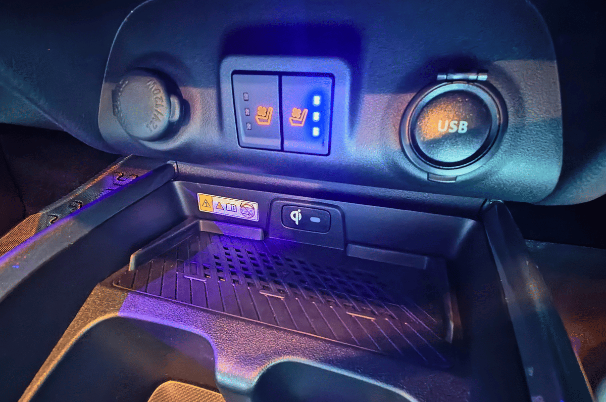 Maruti Baleno wireless charger