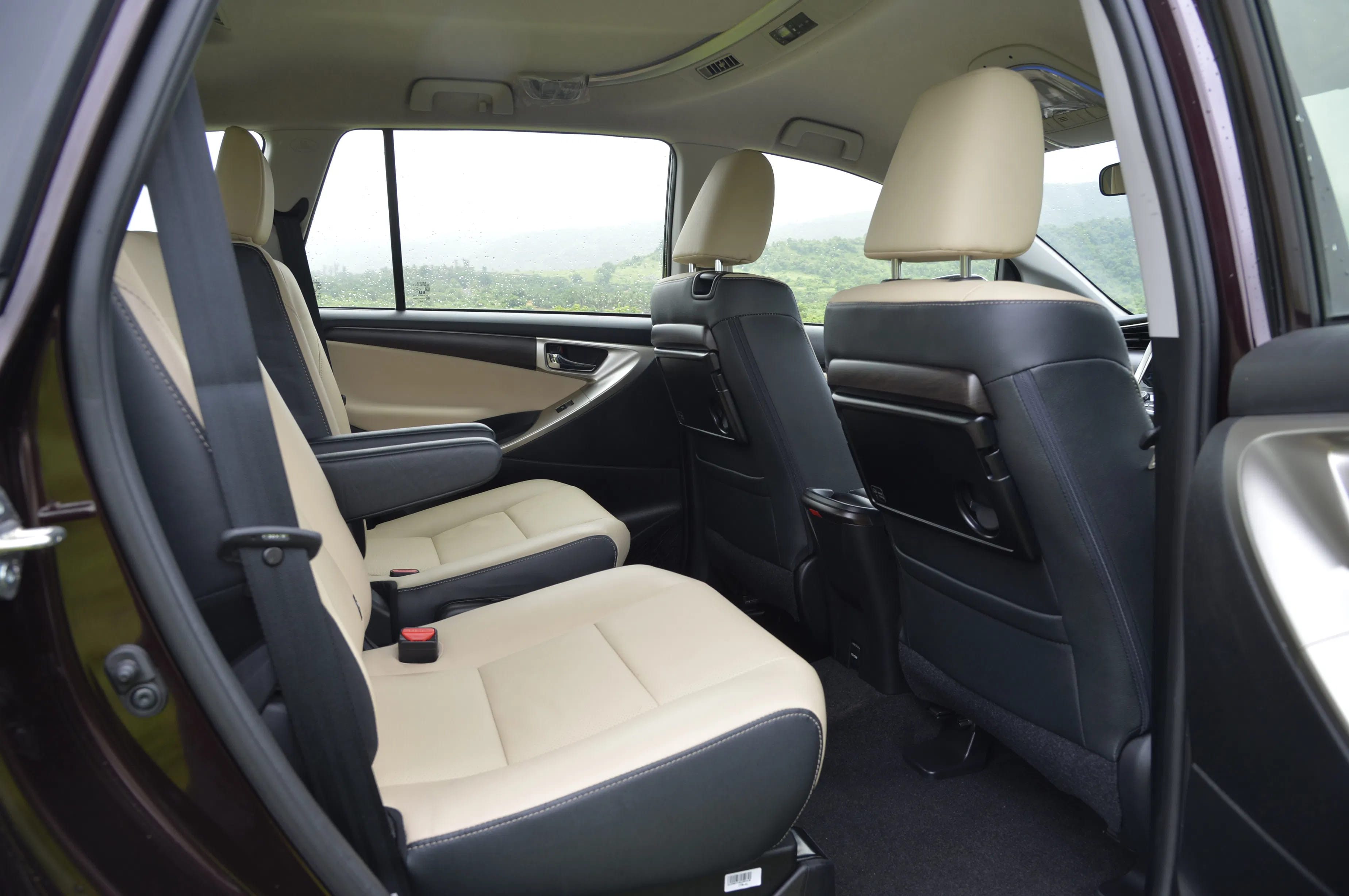 3 reasons to buy the Innova Crysta and 2 to skip it
