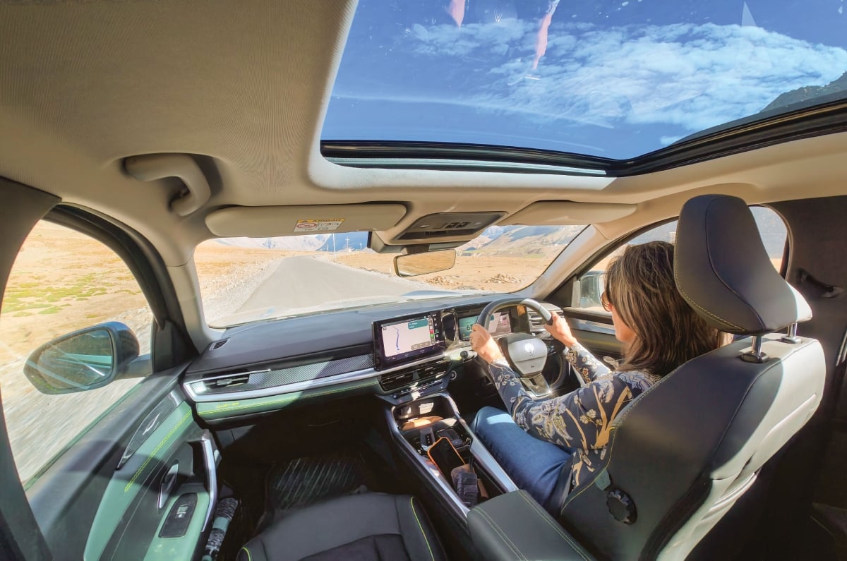 Renault Duster Kibber panoramic sunroof