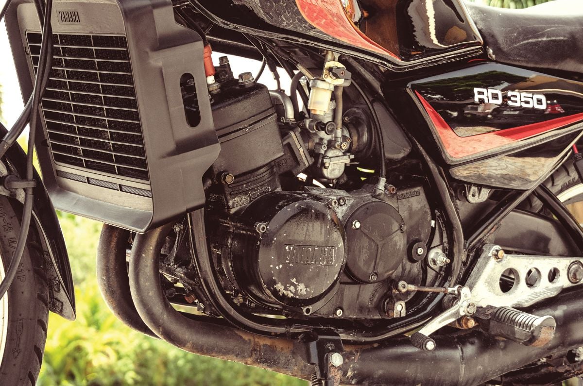 Yamaha RD350LC engine
