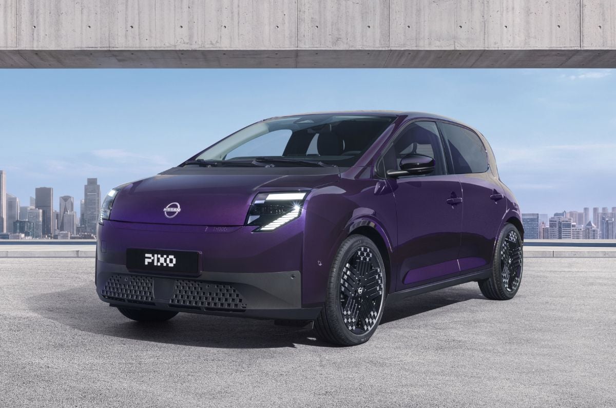 Nissan Pixo front quarter