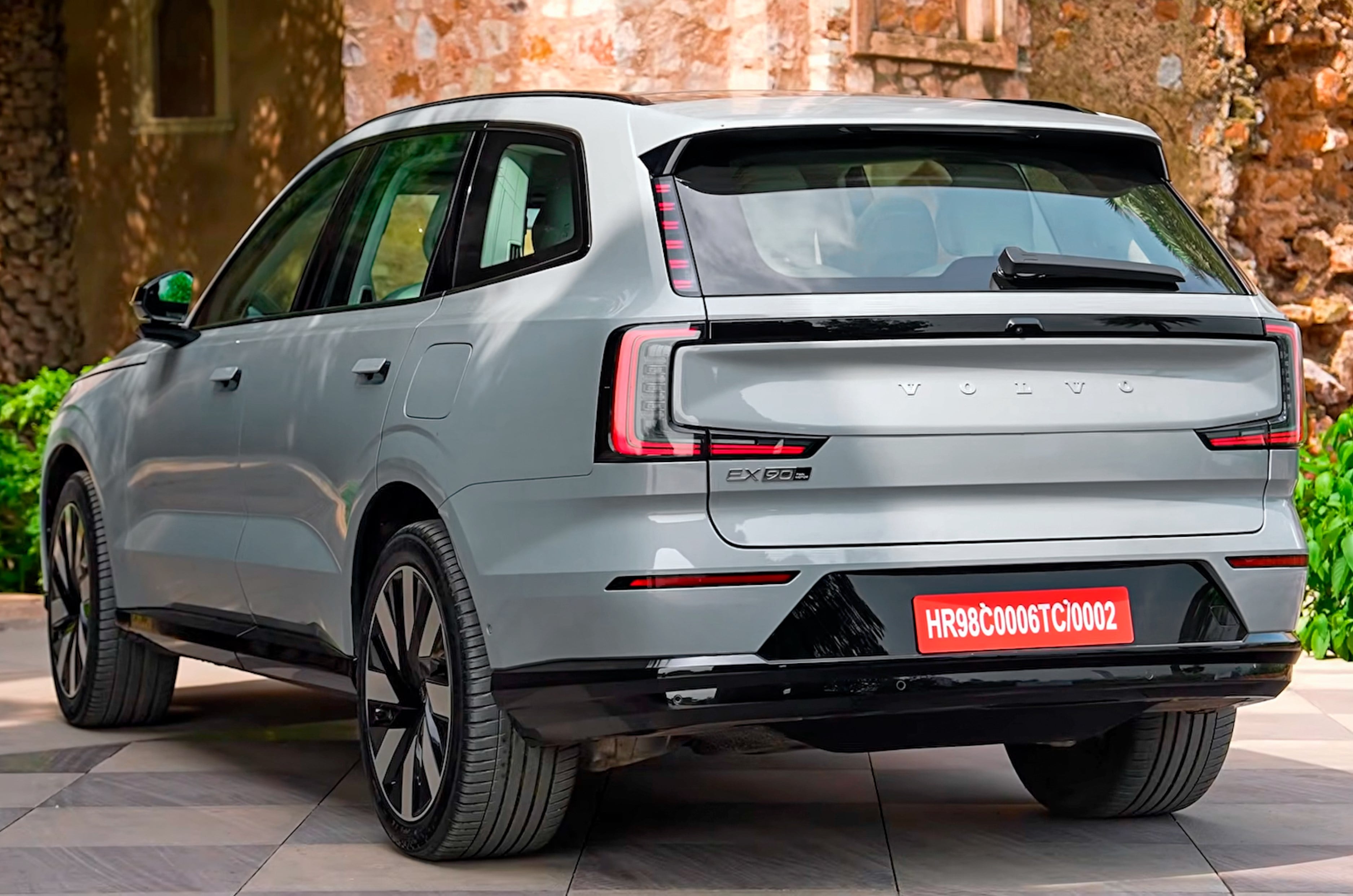 Upcoming car launches and debuts in October 2026