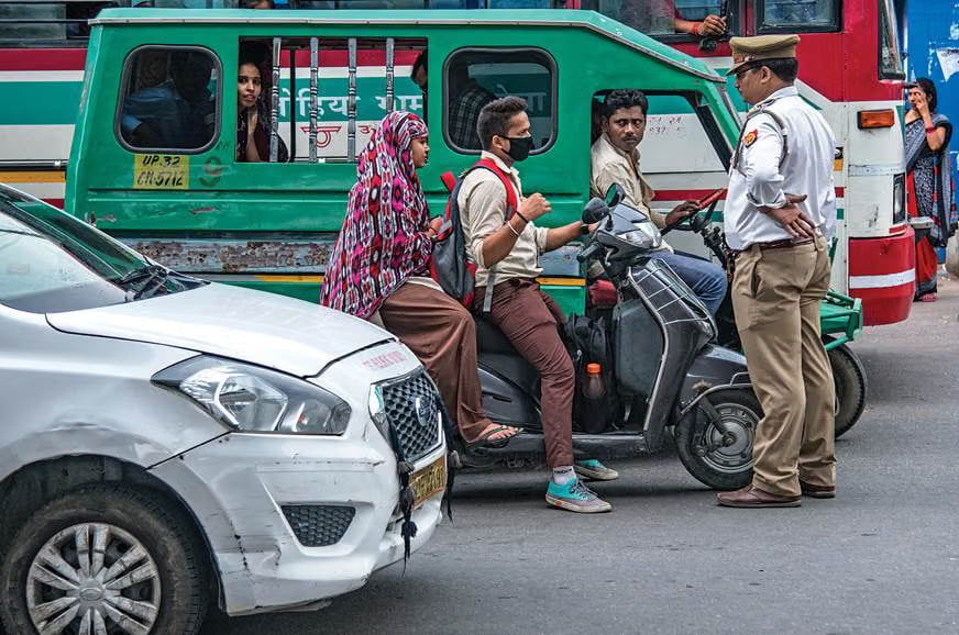 Supreme Court suggests adding unpaid traffic challans to electricity bills