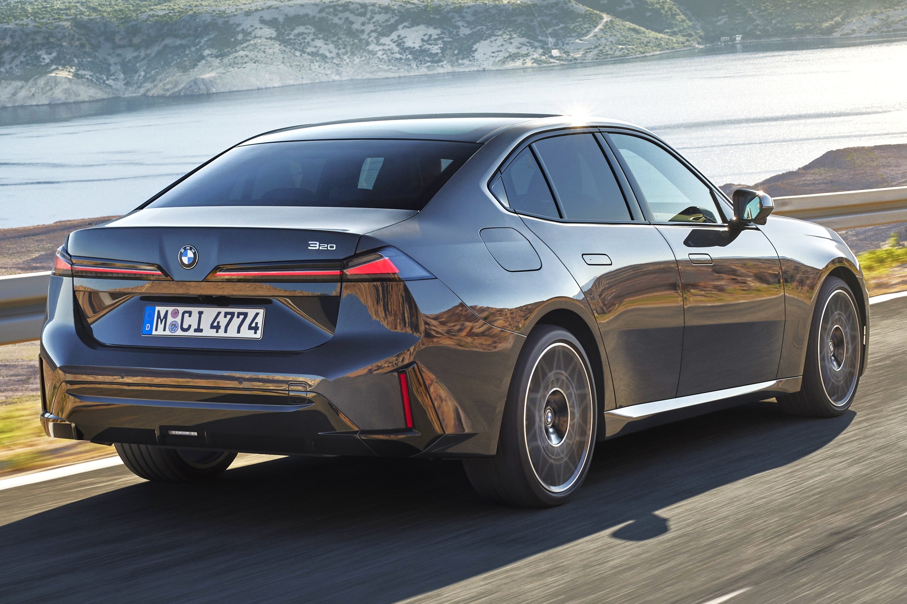 Eighth-gen BMW 3 Series revealed