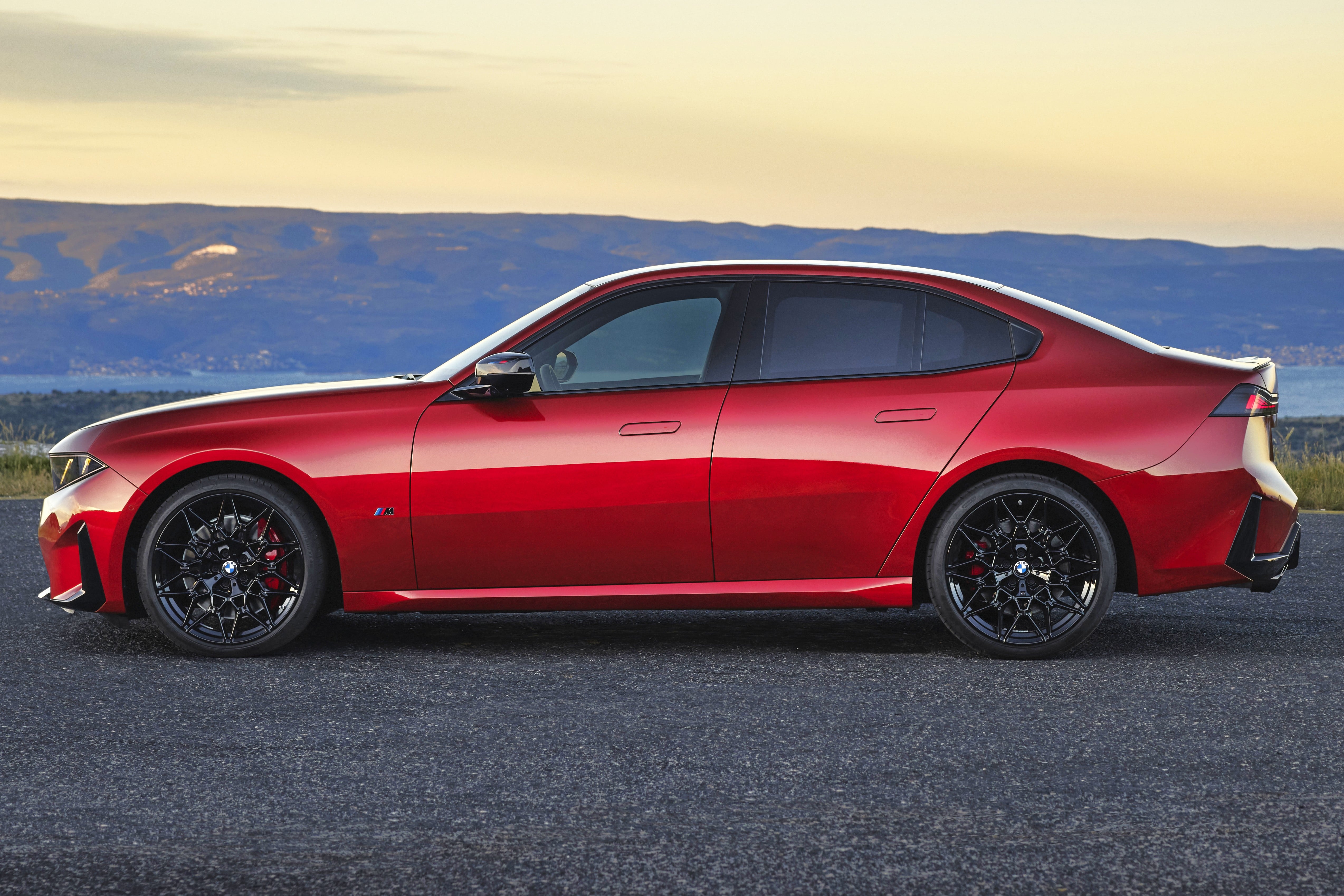 Eighth-gen BMW 3 Series revealed