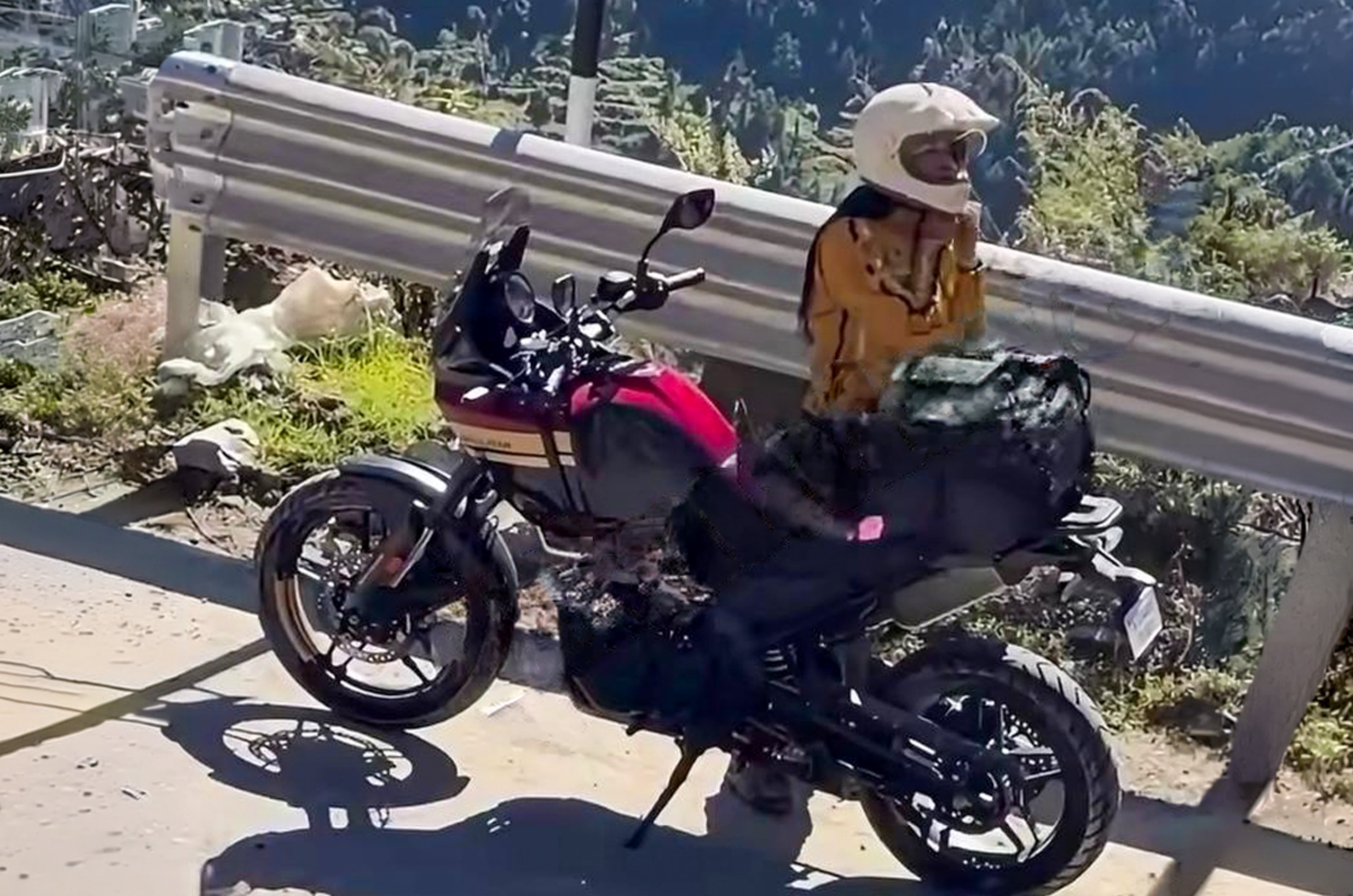 Maroonish Red colour for the Himalayan 750.