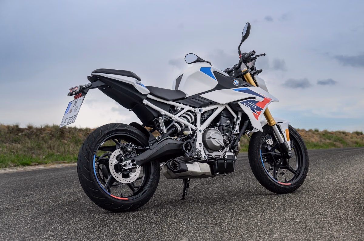 BMW F 450 R revealed