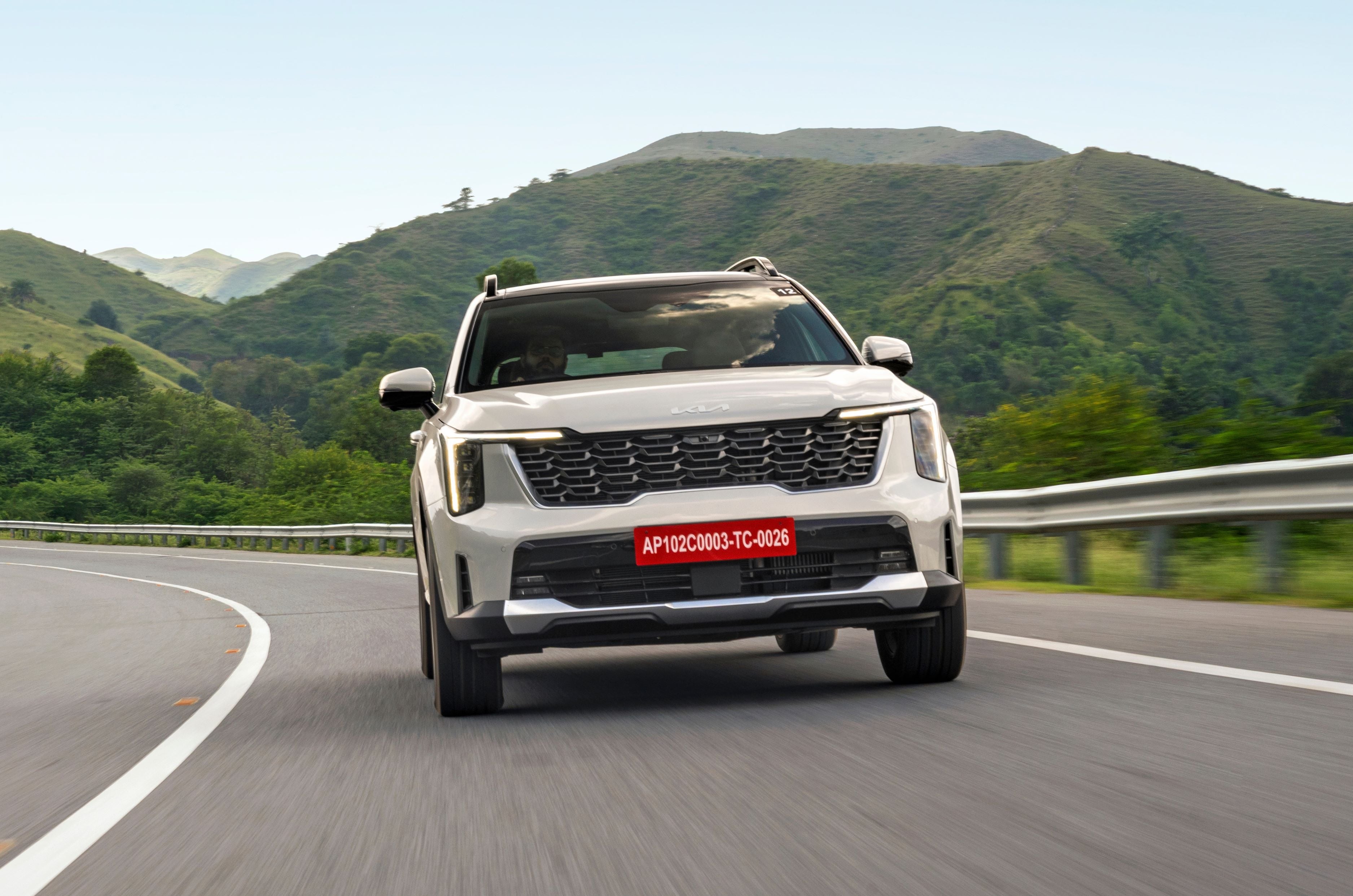 Kia Sorento review: Kia's big hybrid and diesel bet
