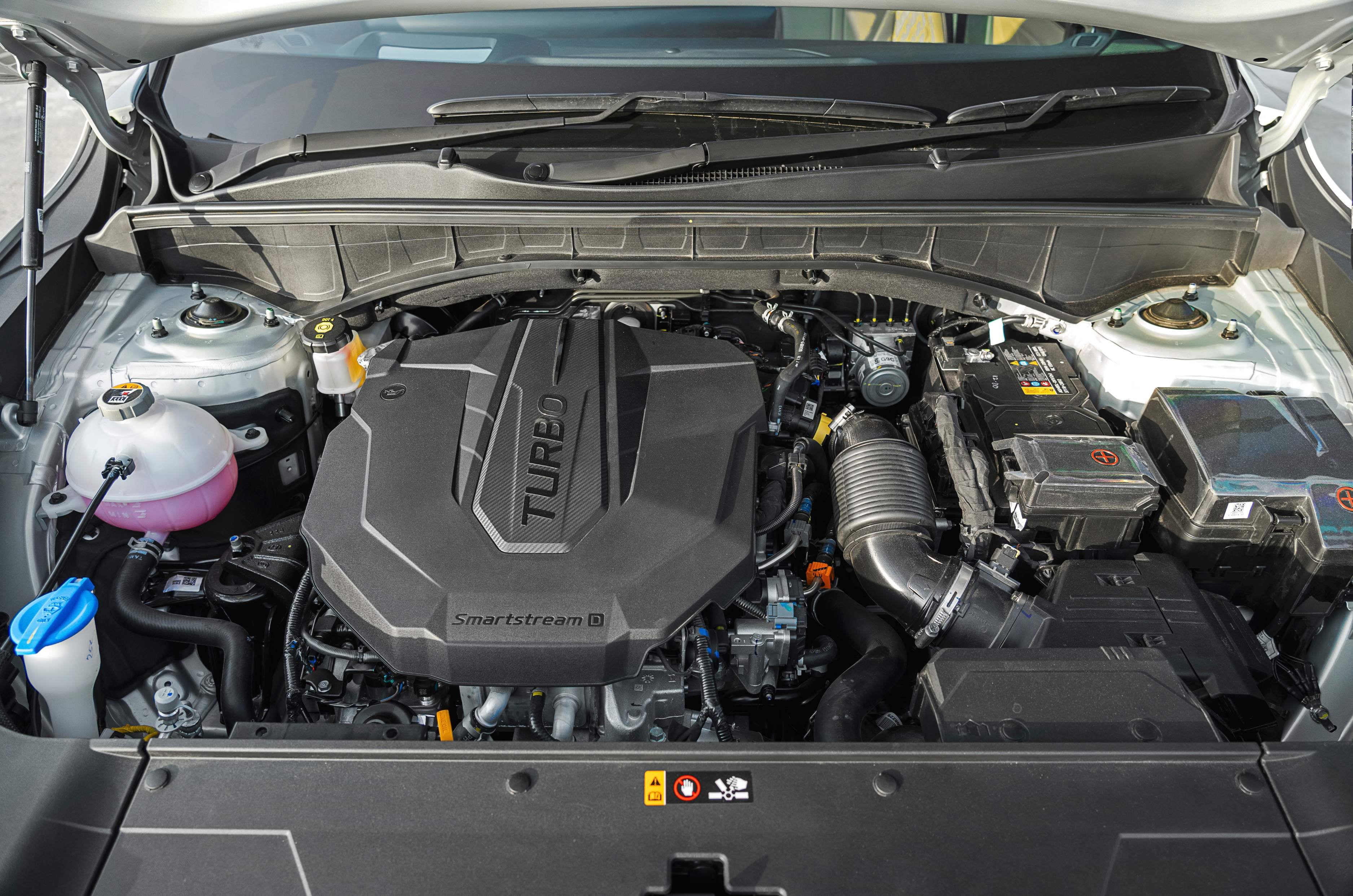 Kia Sorento review: Kia's big hybrid and diesel bet
