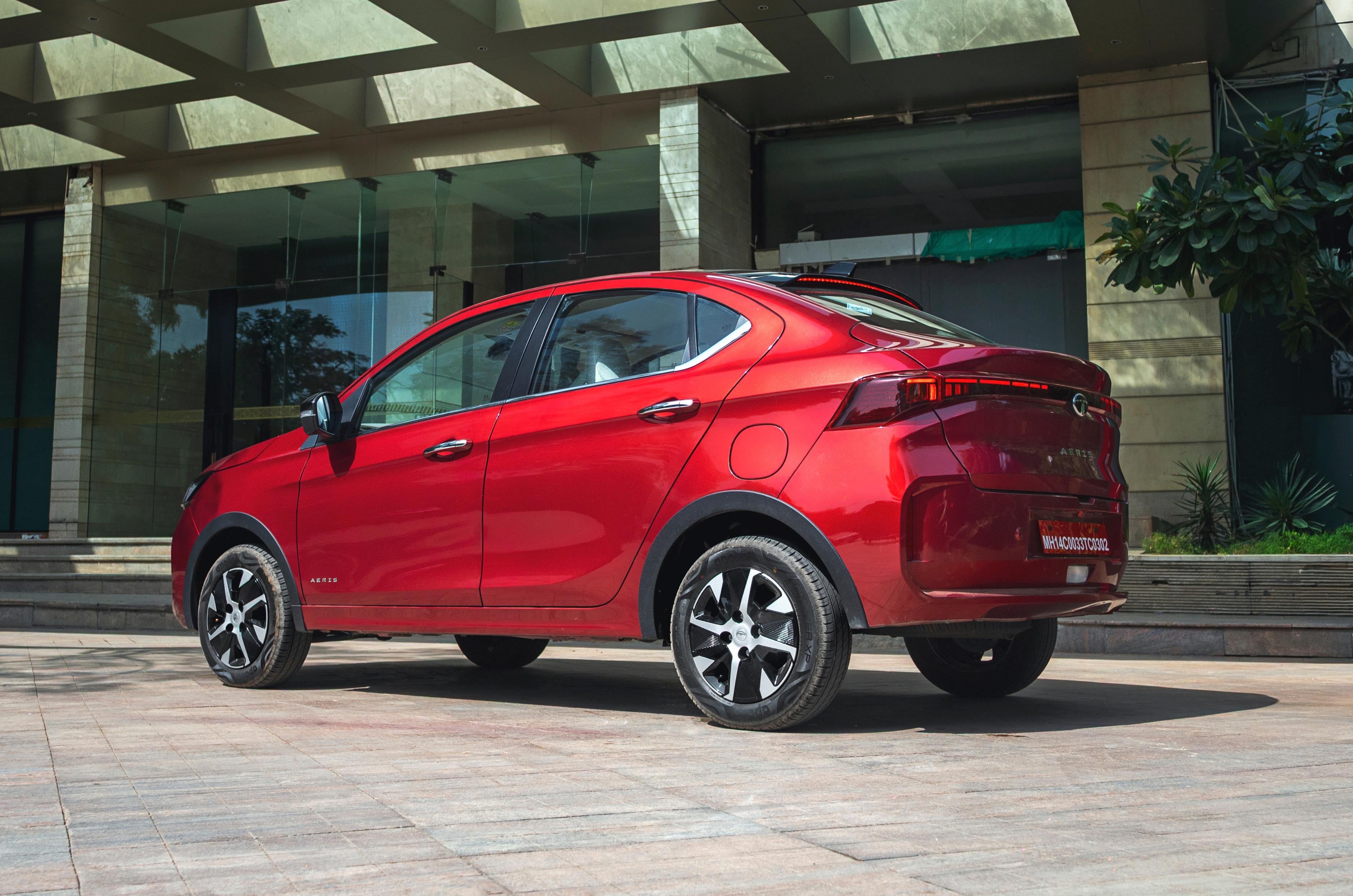 3 reasons to buy the Tata Aeris iCNG, 2 reasons not to