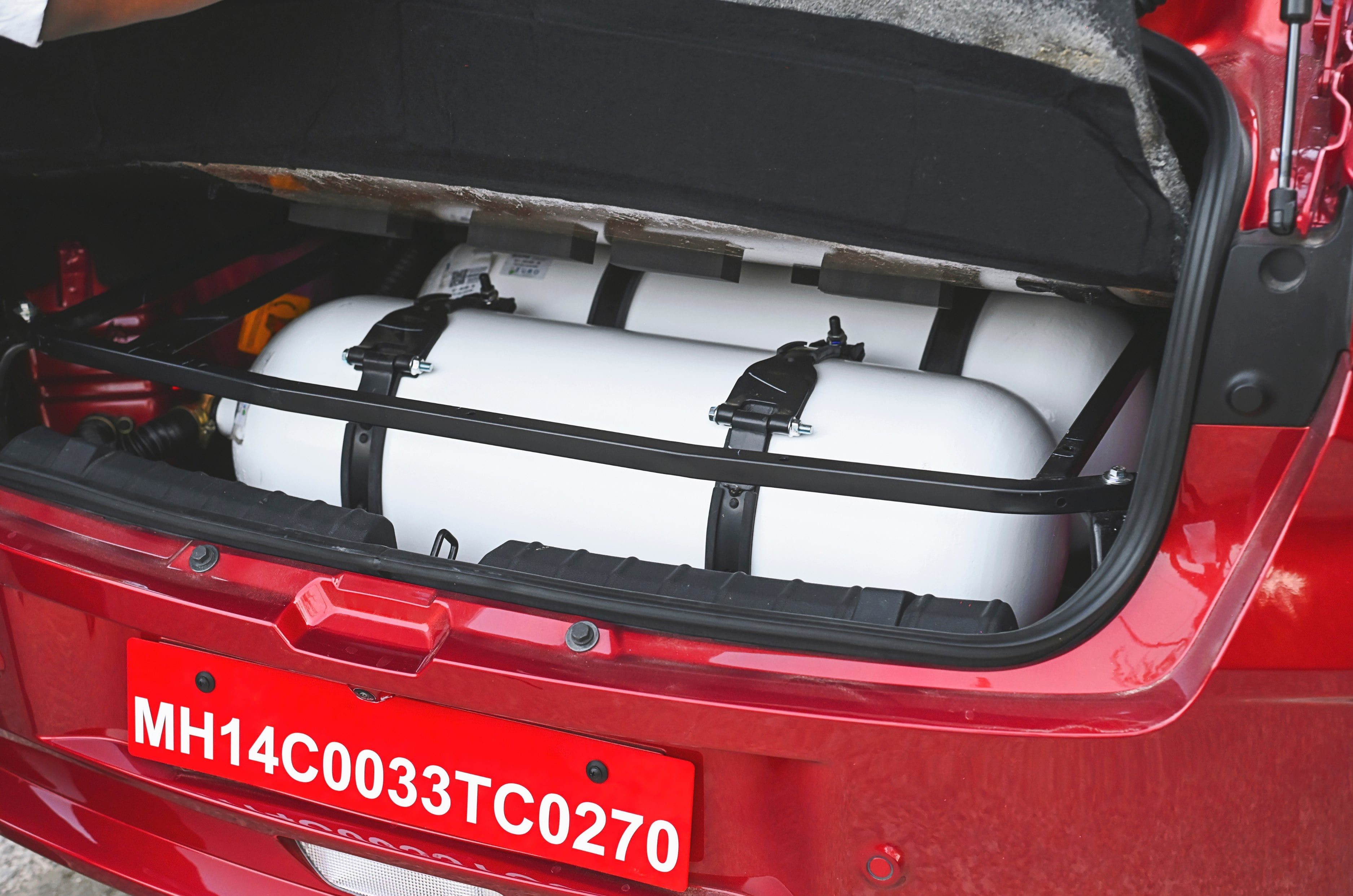 3 reasons to buy the Tata Aeris iCNG, 2 reasons not to