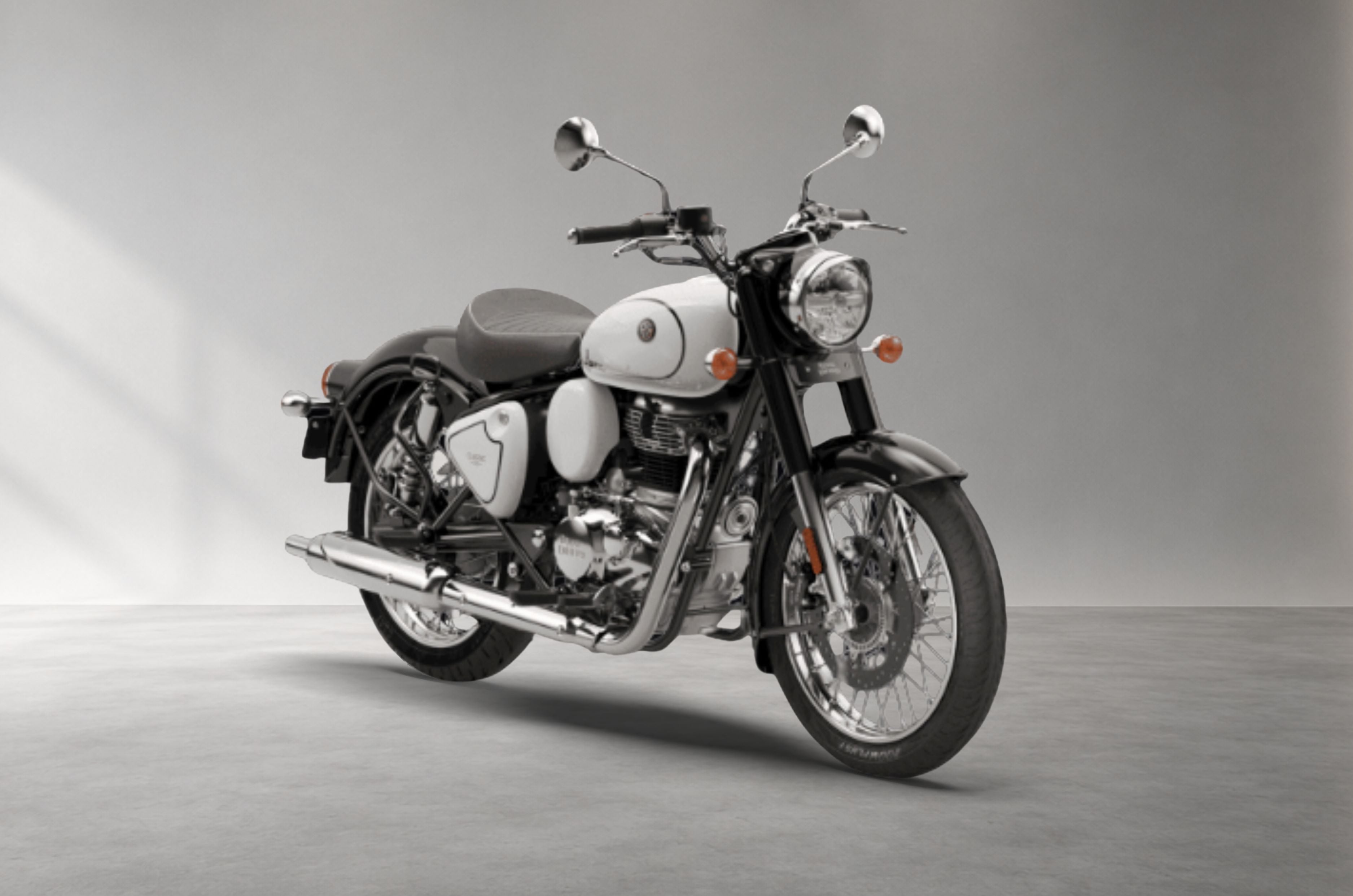 Royal Enfield Classic 350 in Signature White.