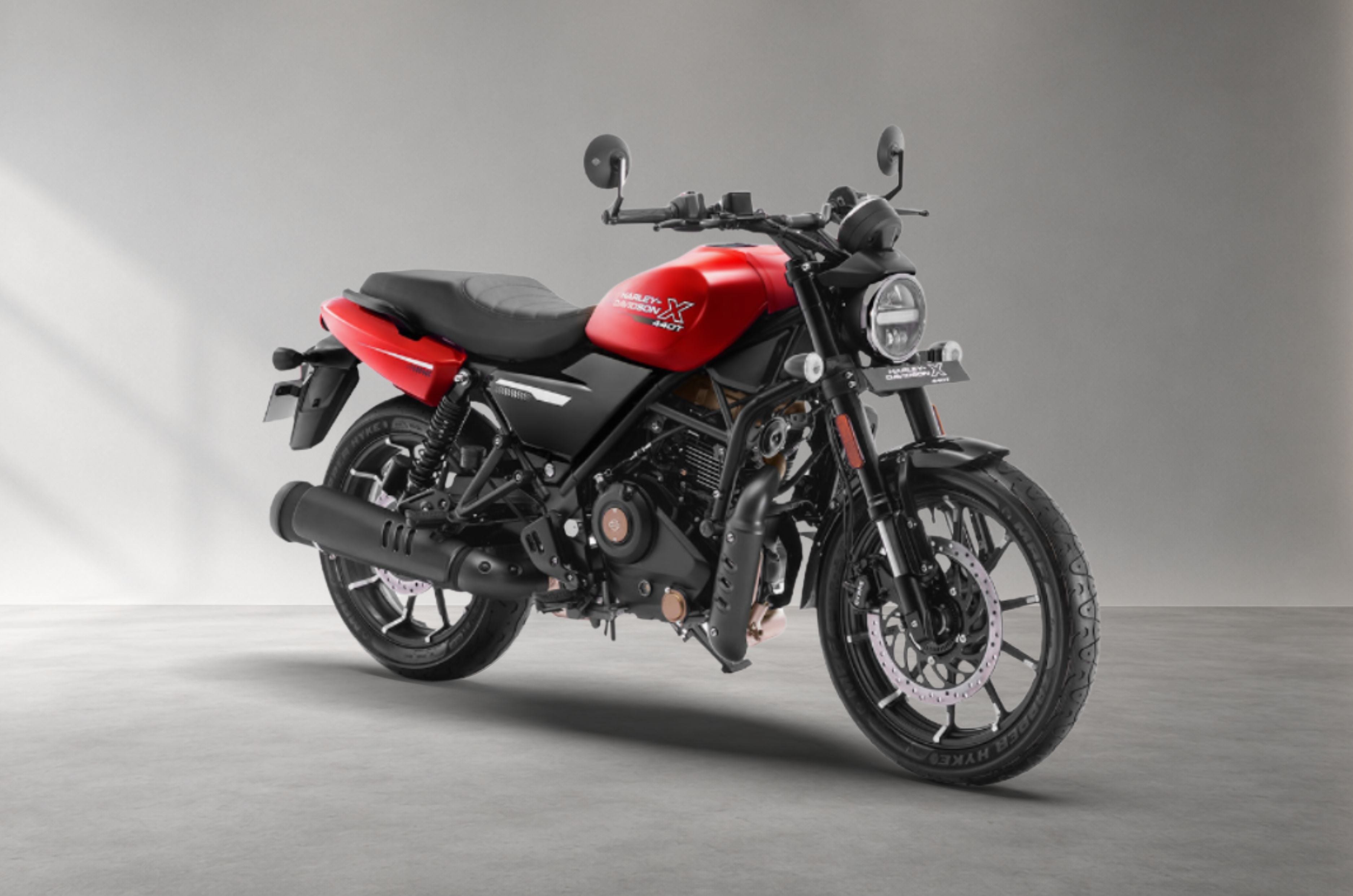 Harley-Davidson X440 T in Pearl Red.
